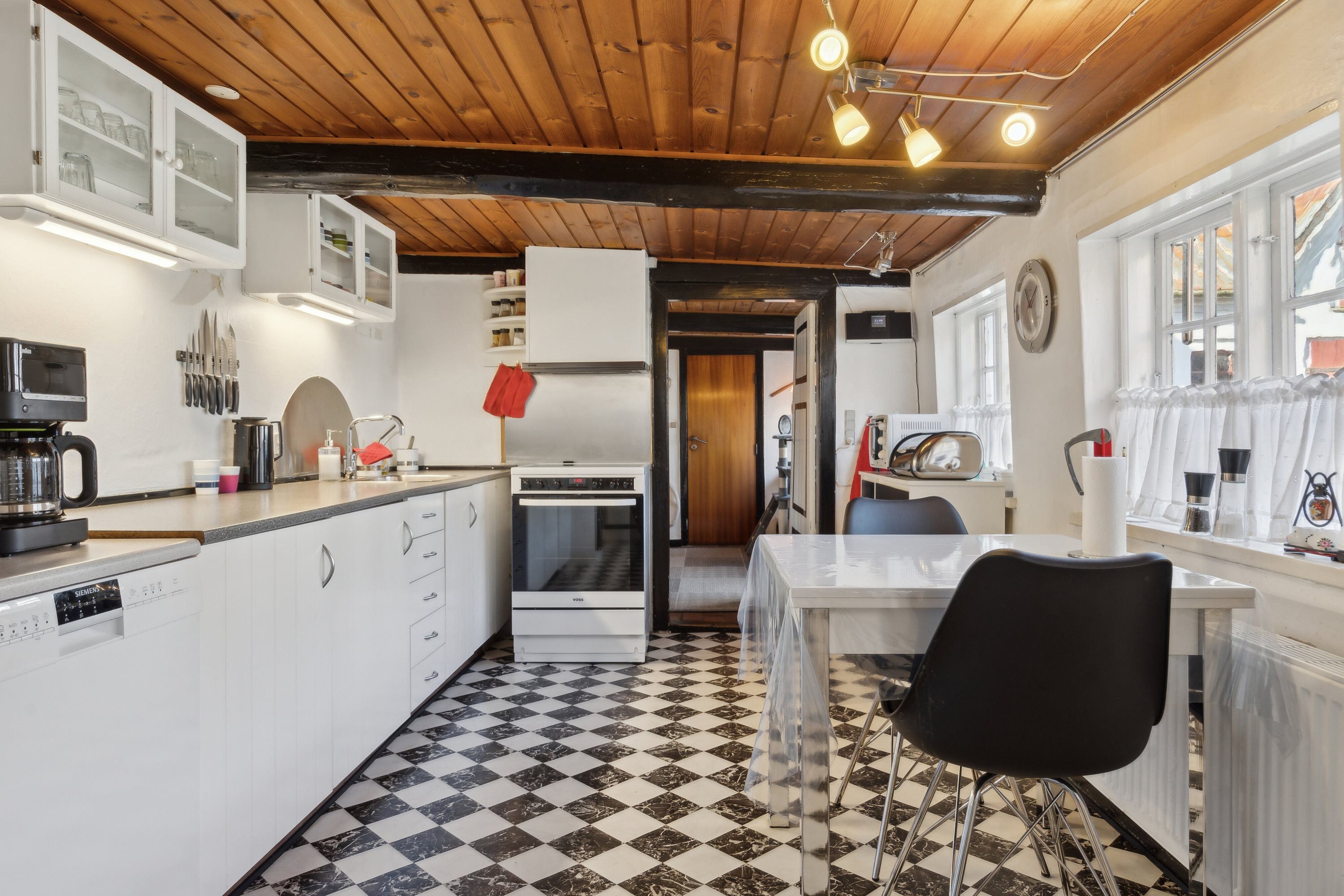 Fremhævet køkken billede i fuldskærmstilstand. Billede af Tornum Skovvej 1, 6660 Lintrup