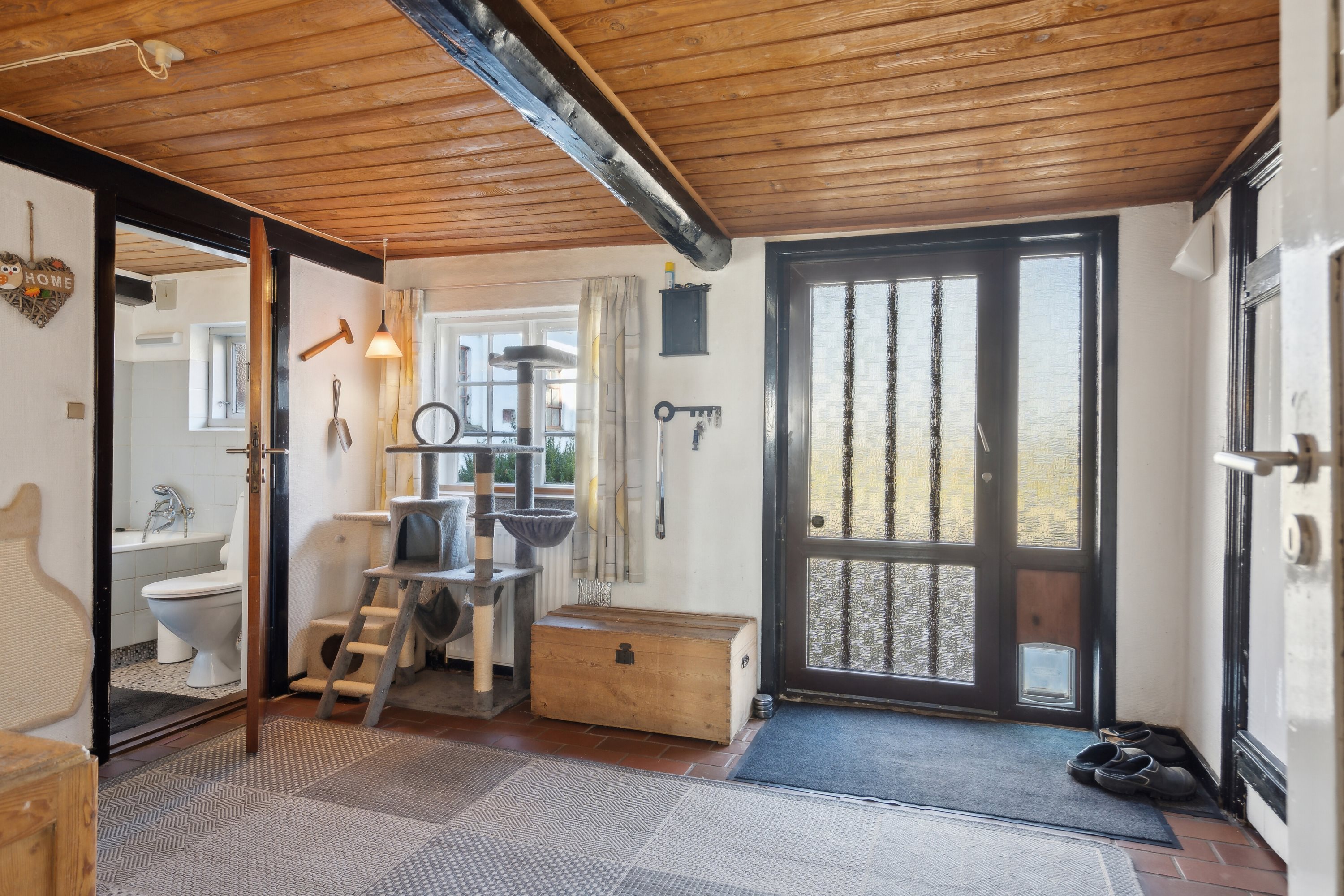 Fremhævet entré billede i fuldskærmstilstand. Billede af Tornum Skovvej 1, 6660 Lintrup