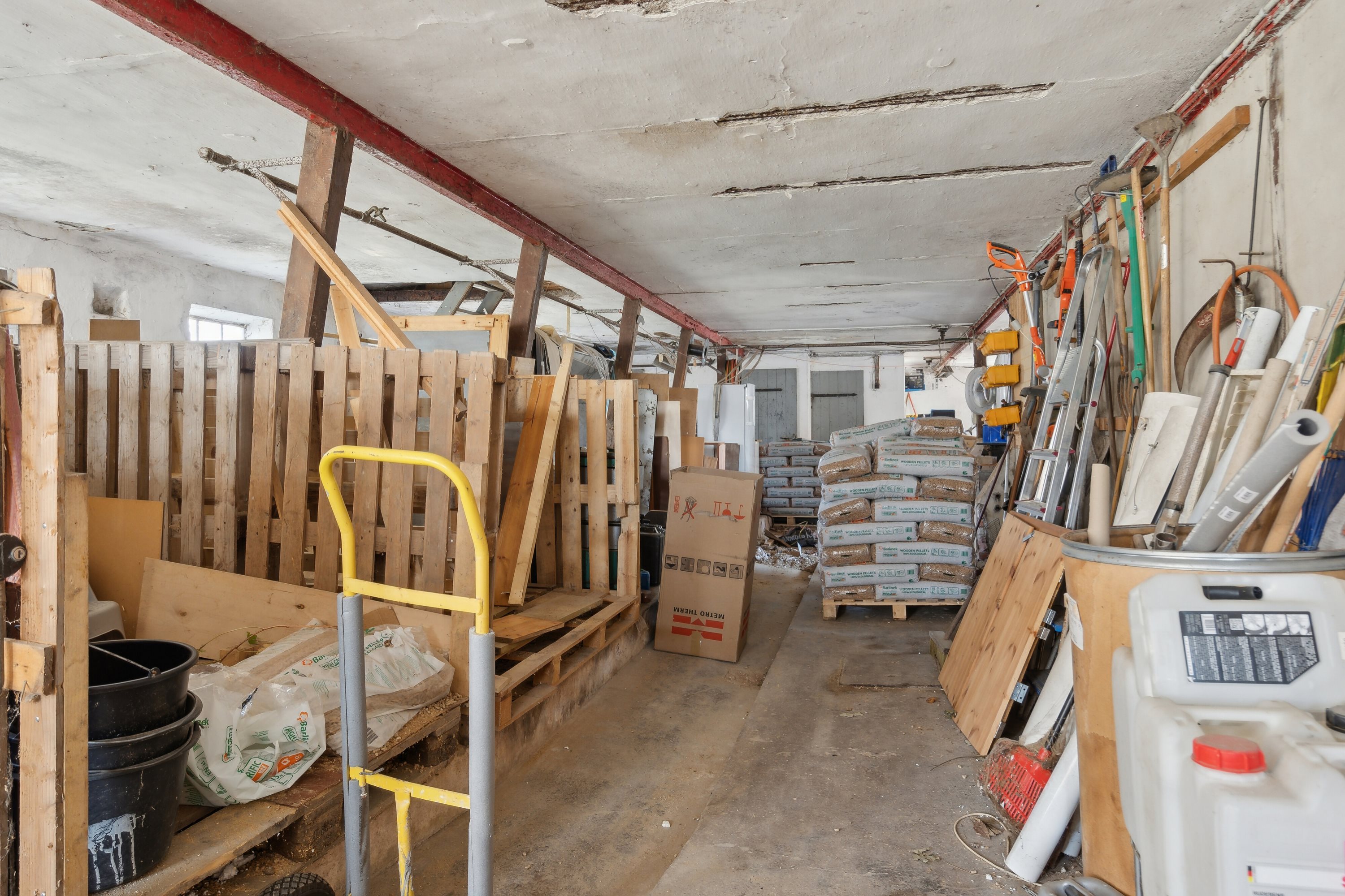 Fremhævet stald billede i fuldskærmstilstand. Billede af Tornum Skovvej 1, 6660 Lintrup