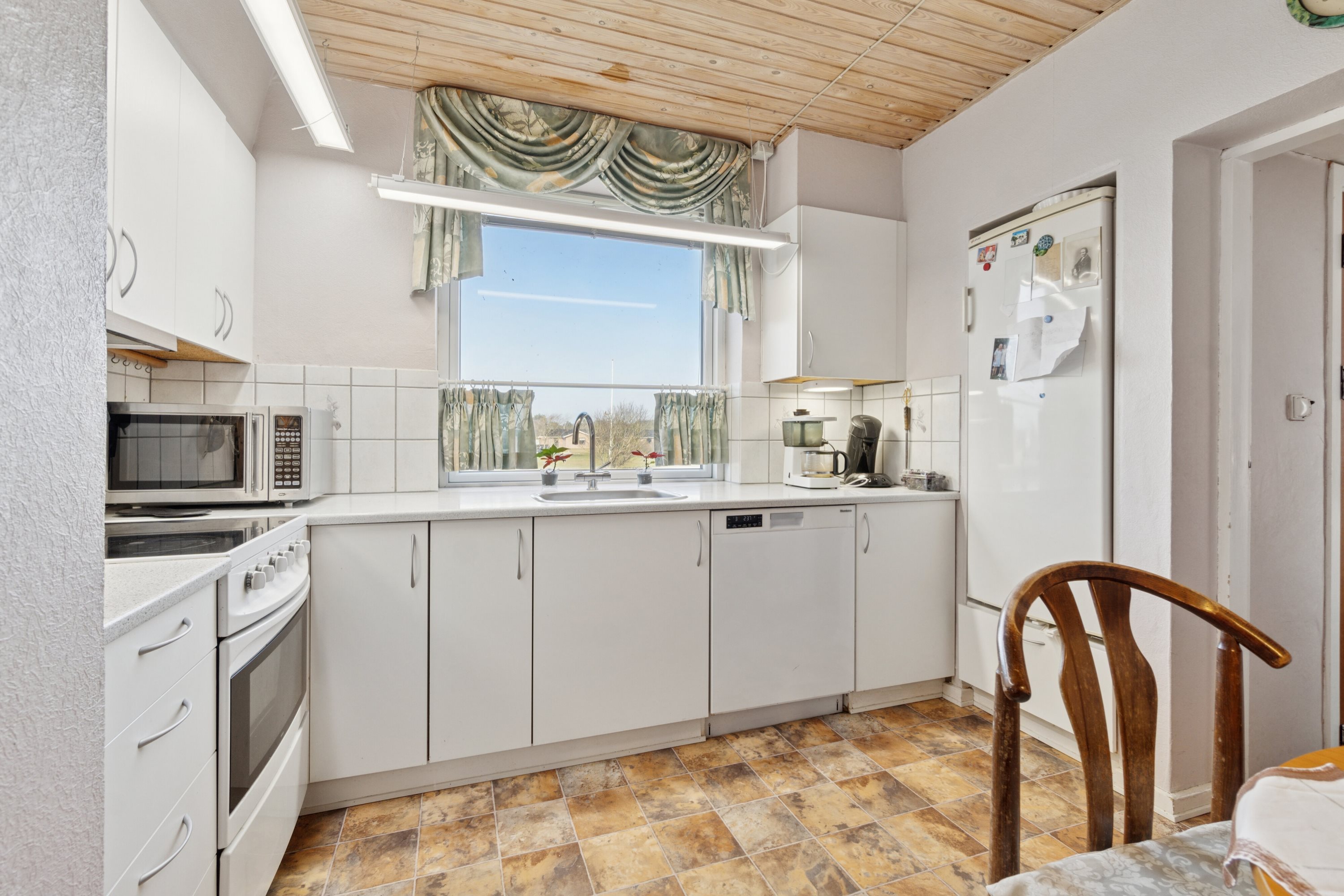 Fremhævet køkken billede i fuldskærmstilstand. Billede af Lyngvej 1, Agger, 7770 Vestervig