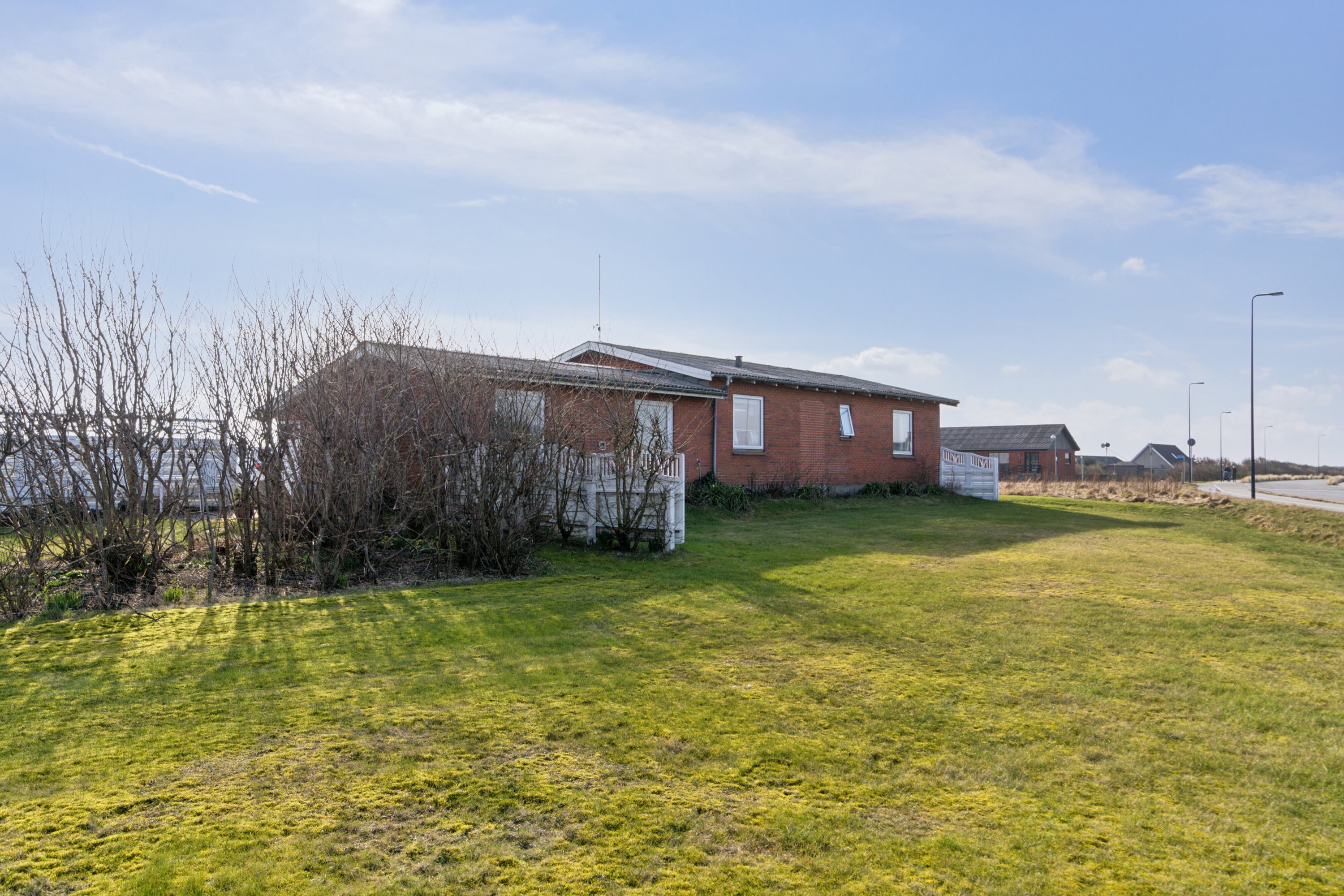 Fremhævet set fra haven billede i fuldskærmstilstand. Billede af Lyngvej 1, Agger, 7770 Vestervig