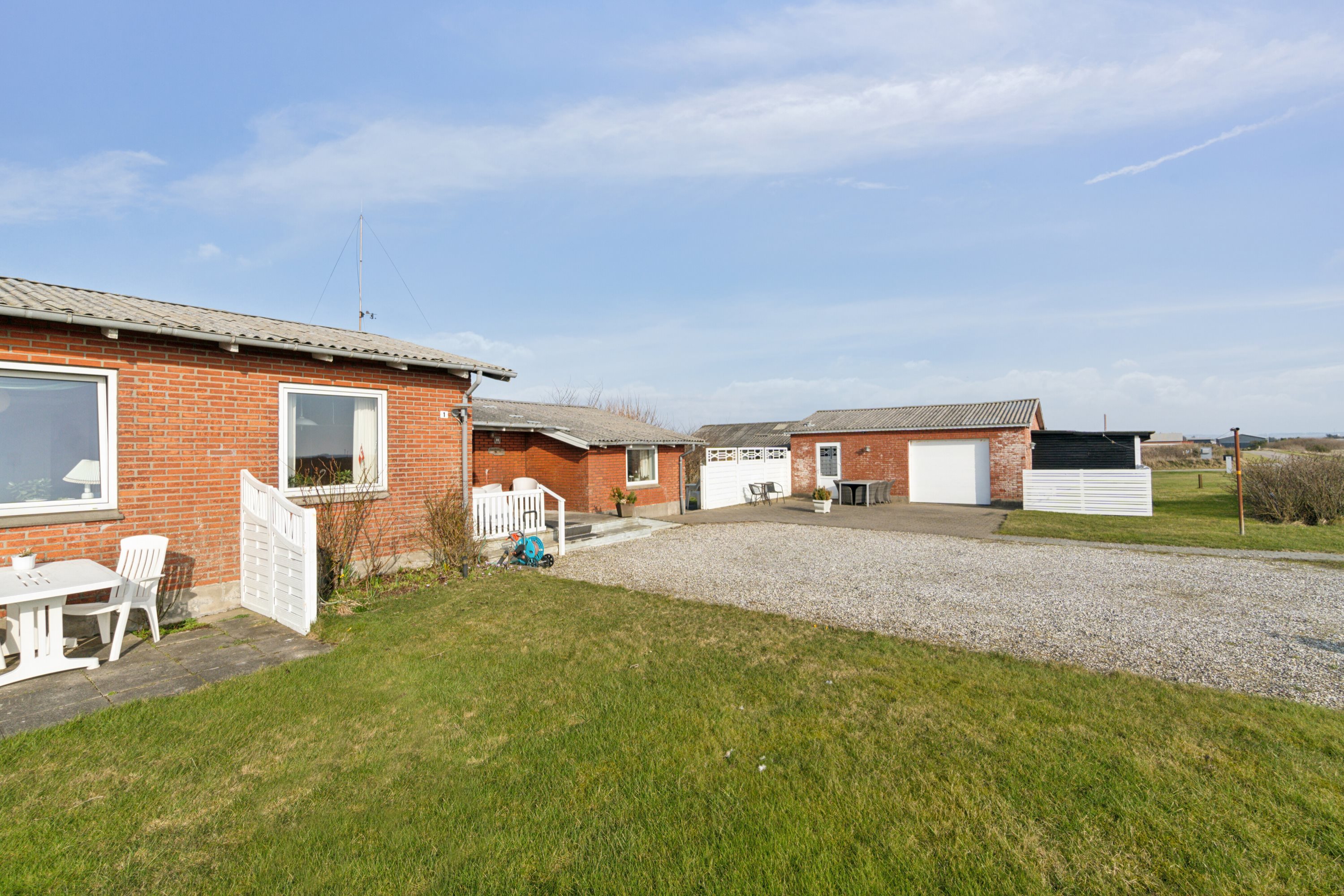 Fremhævet udendørs billede i fuldskærmstilstand. Billede af Lyngvej 1, Agger, 7770 Vestervig