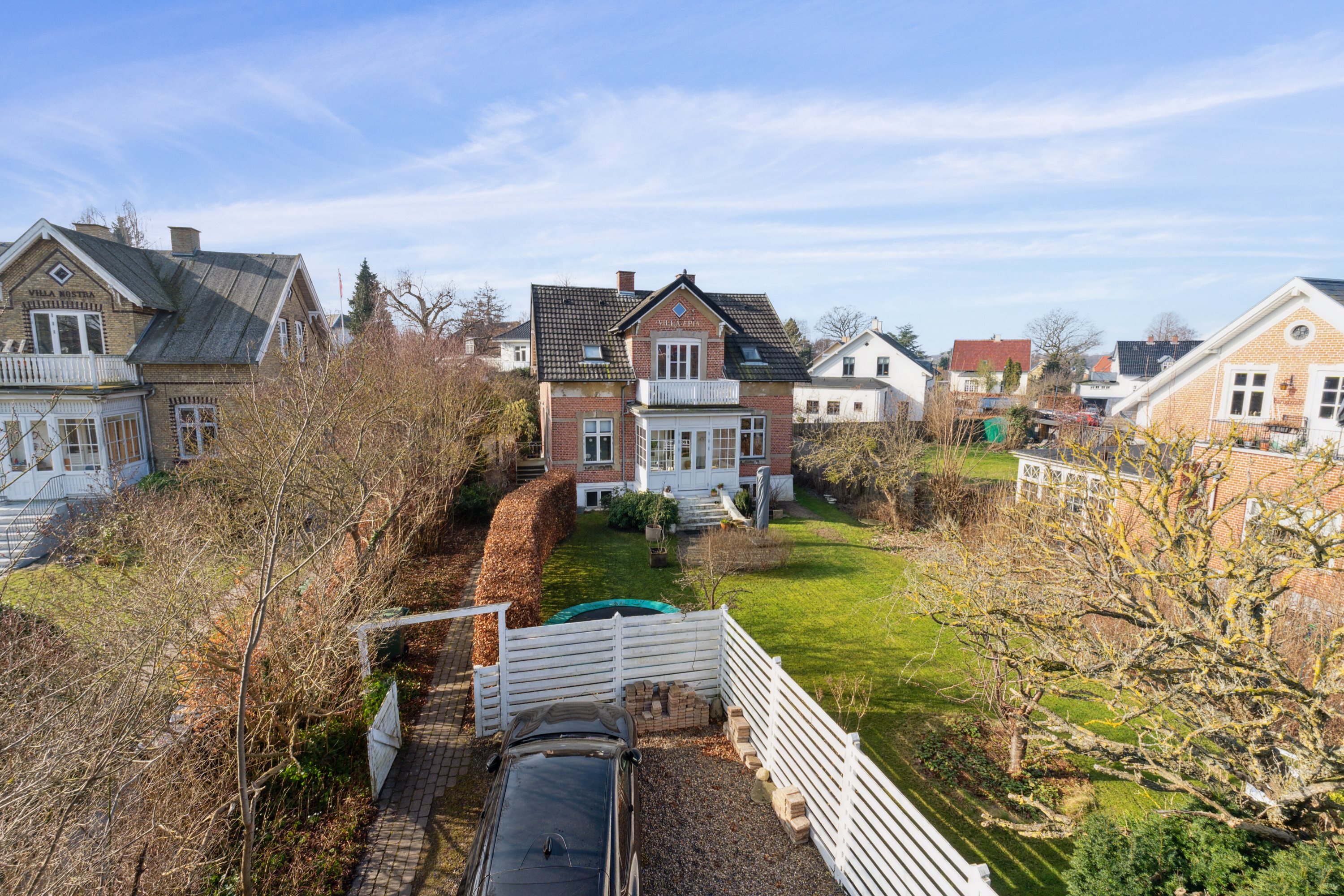 Fremhævet set fra haven billede i fuldskærmstilstand. Billede af Brogårdsvej 3, st.., 2820 Gentofte