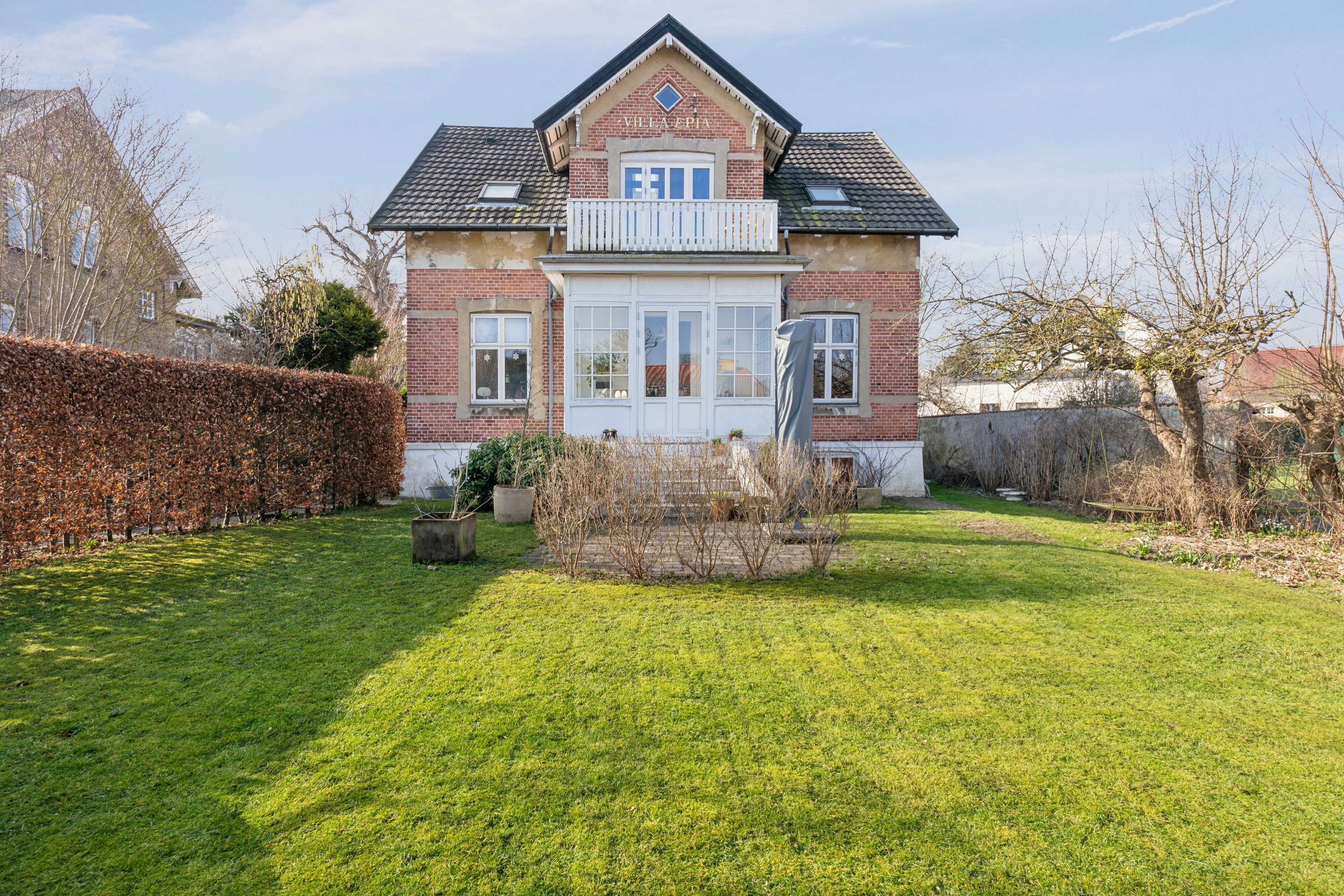 Miniaturebillede 2: set fra haven. Billede af Brogårdsvej 3, st.., 2820 Gentofte