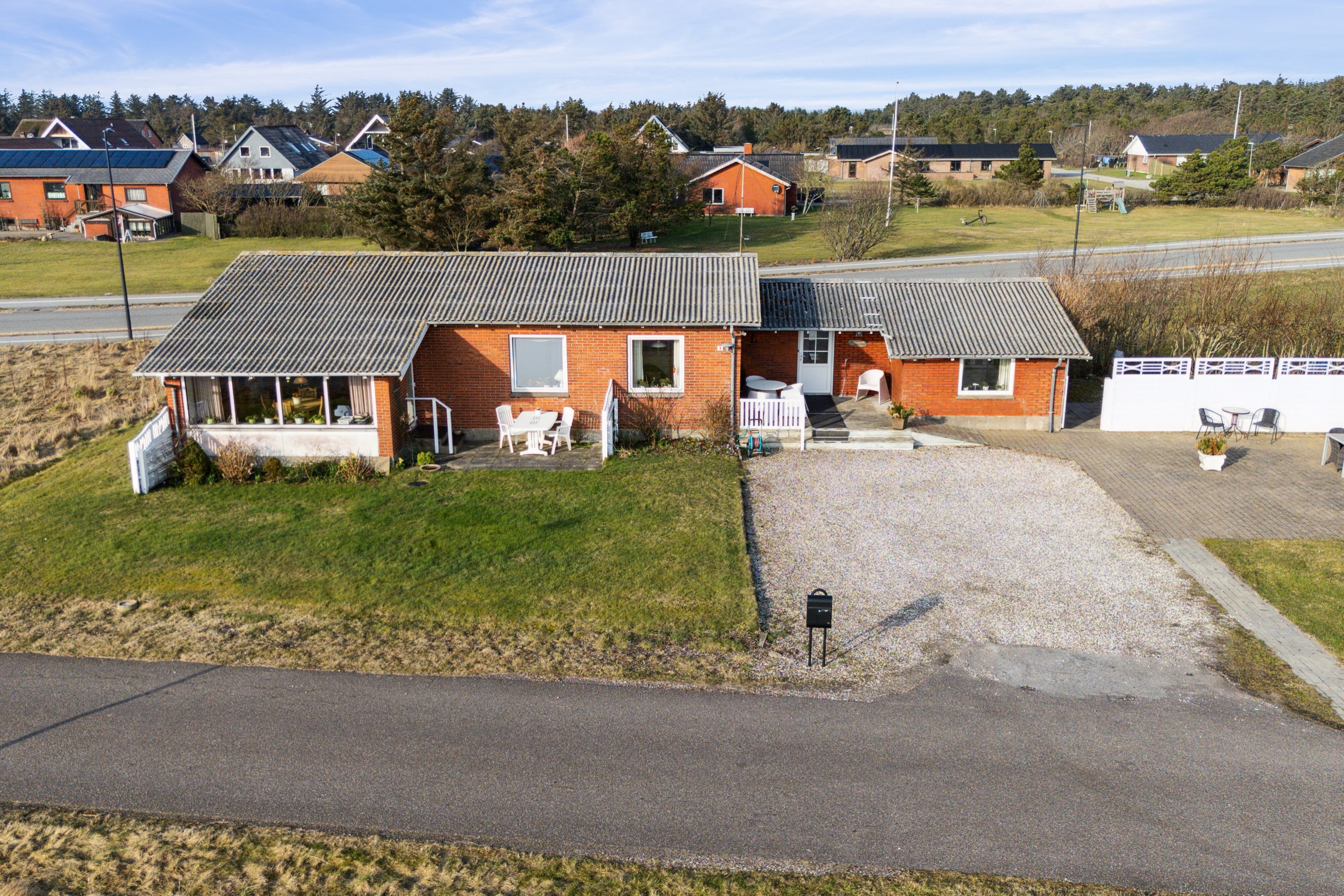 Miniaturebillede 1: set fra vejen. Billede af Lyngvej 1, Agger, 7770 Vestervig