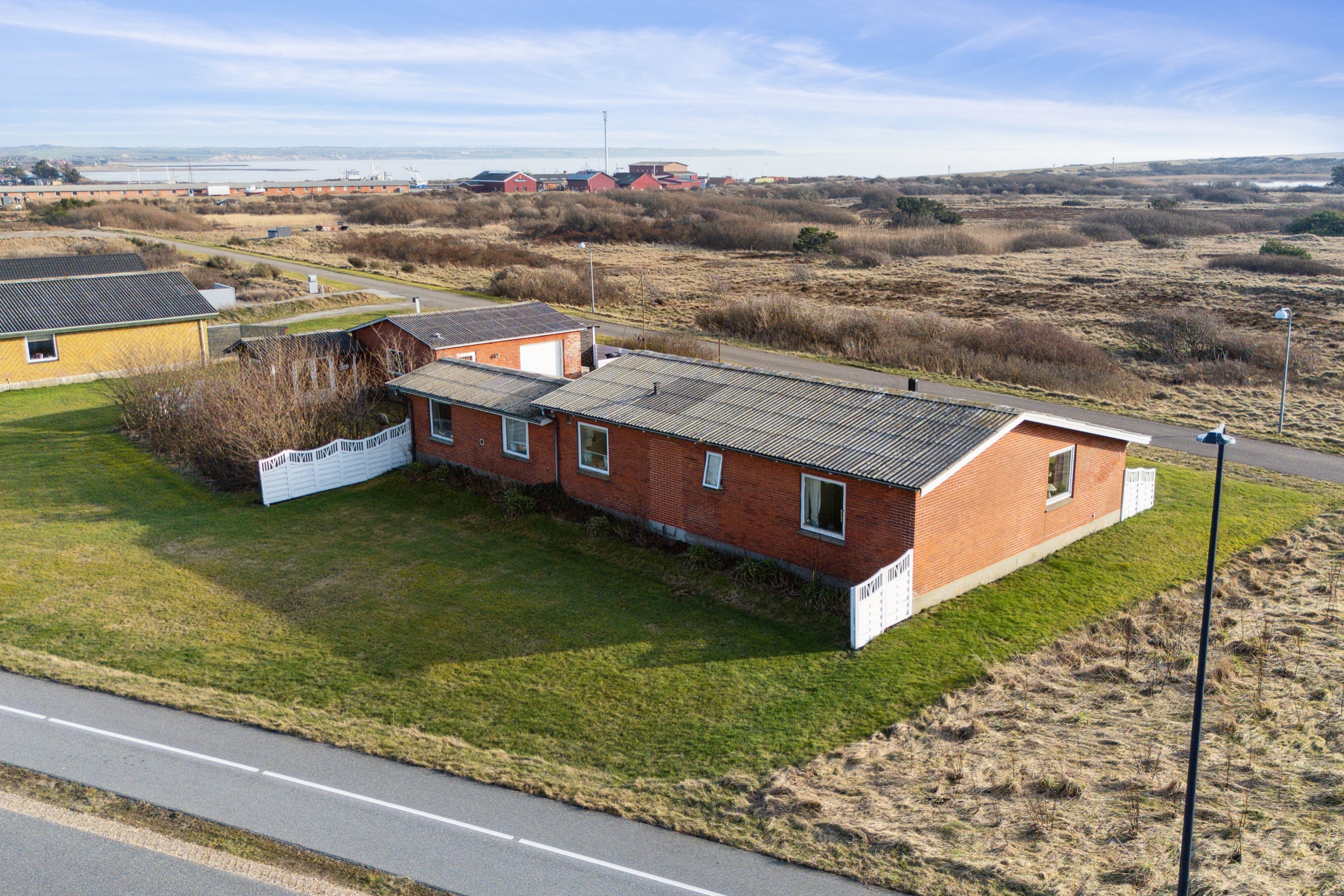 Fremhævet set fra vejen billede i fuldskærmstilstand. Billede af Lyngvej 1, Agger, 7770 Vestervig