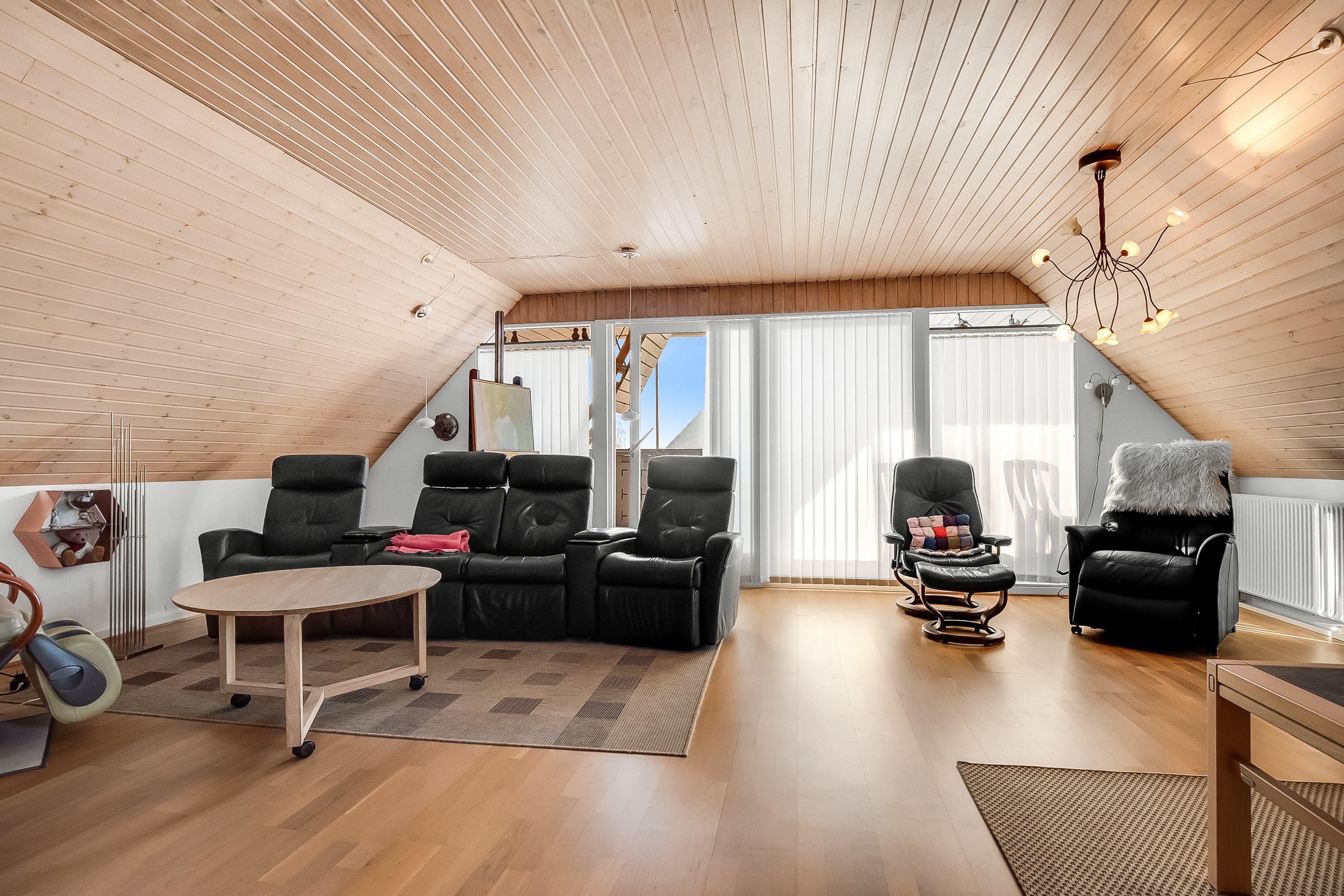 Fremhævet stue billede i fuldskærmstilstand. Billede af J.A. Petersens Park 12, 6093 Sjølund