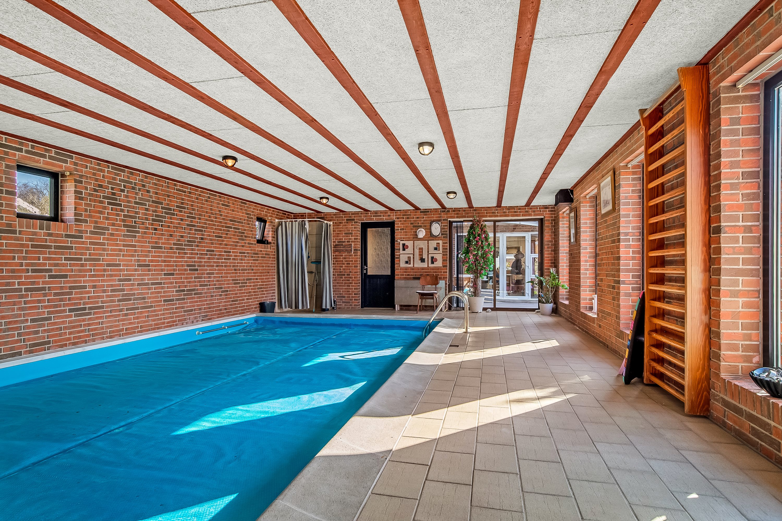 Fremhævet pool billede i fuldskærmstilstand. Billede af J.A. Petersens Park 12, 6093 Sjølund