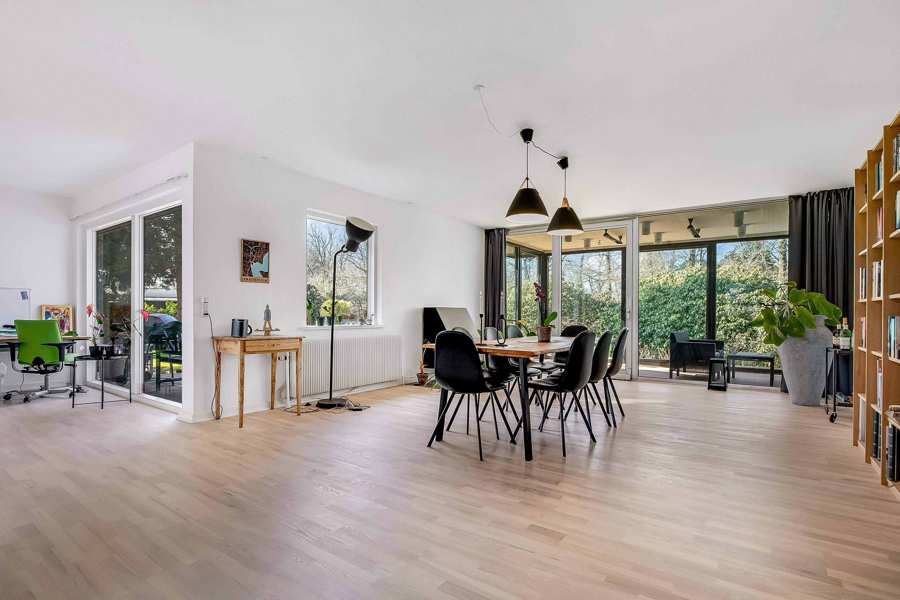 Fremhævet stue billede i fuldskærmstilstand. Billede af Heimdalsvej 15, 6000 Kolding