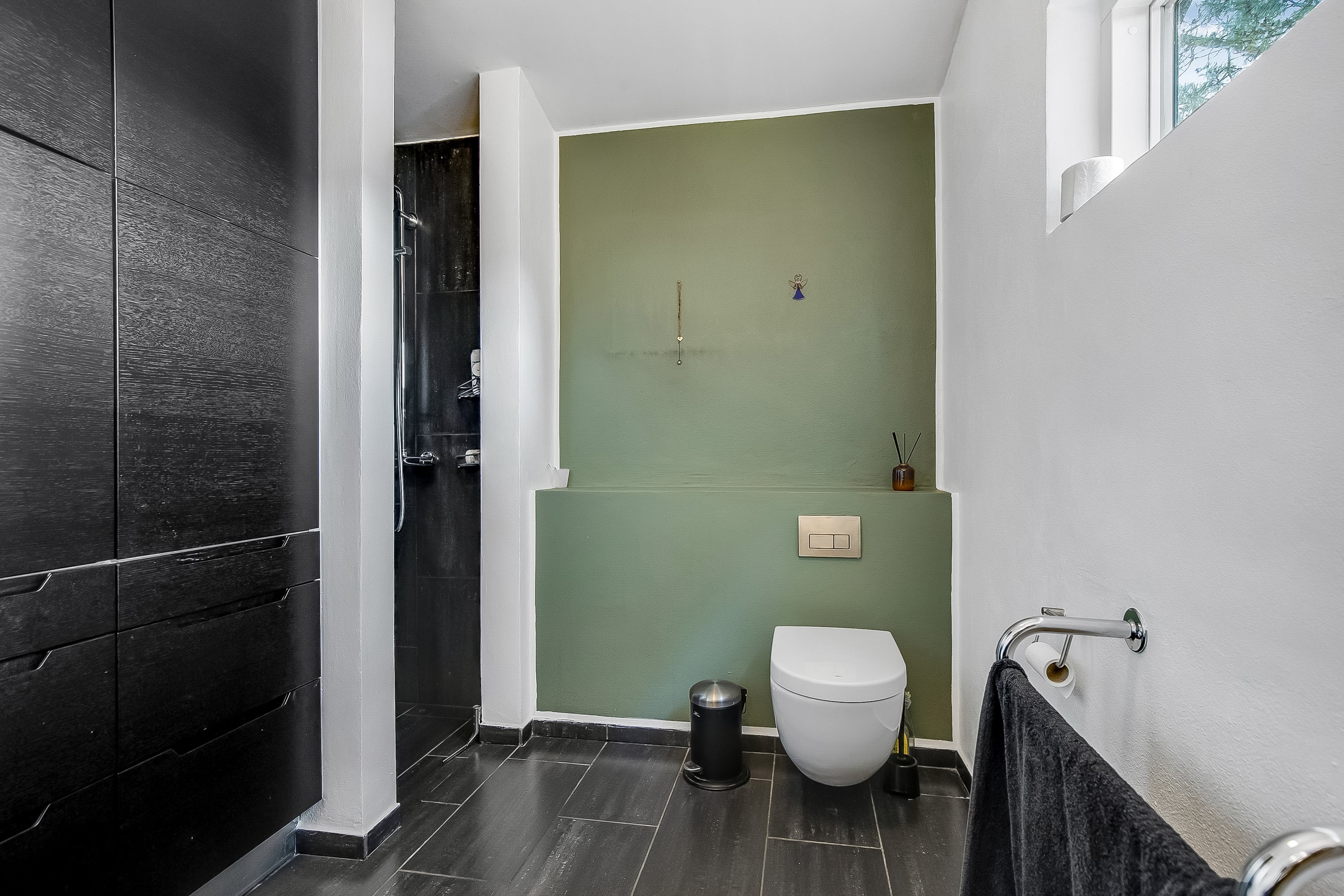 Fremhævet badeværelse billede i fuldskærmstilstand. Billede af Heimdalsvej 15, 6000 Kolding