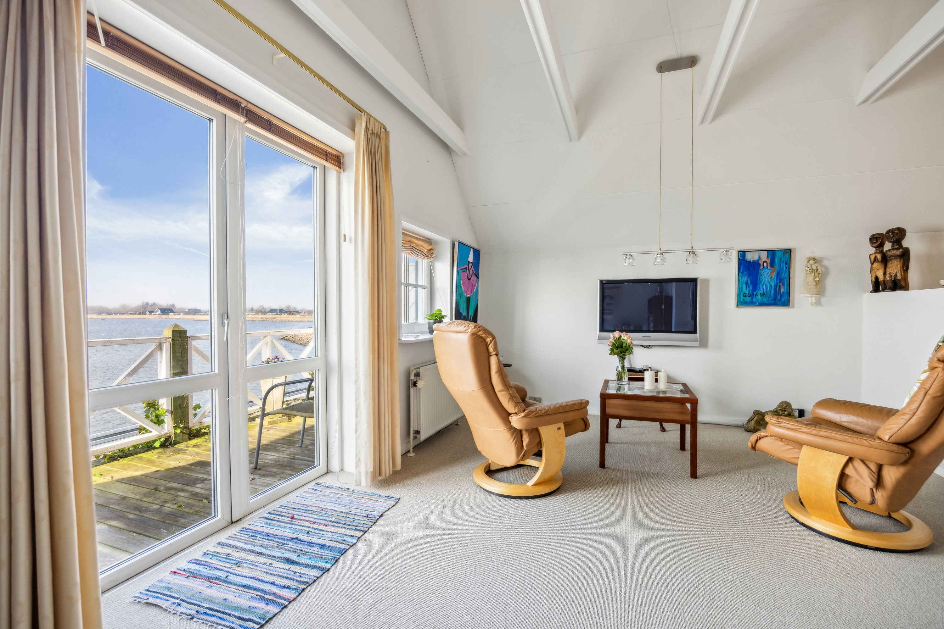 Fremhævet stue billede i fuldskærmstilstand. Billede af Vestpieren 14, 9370 Hals