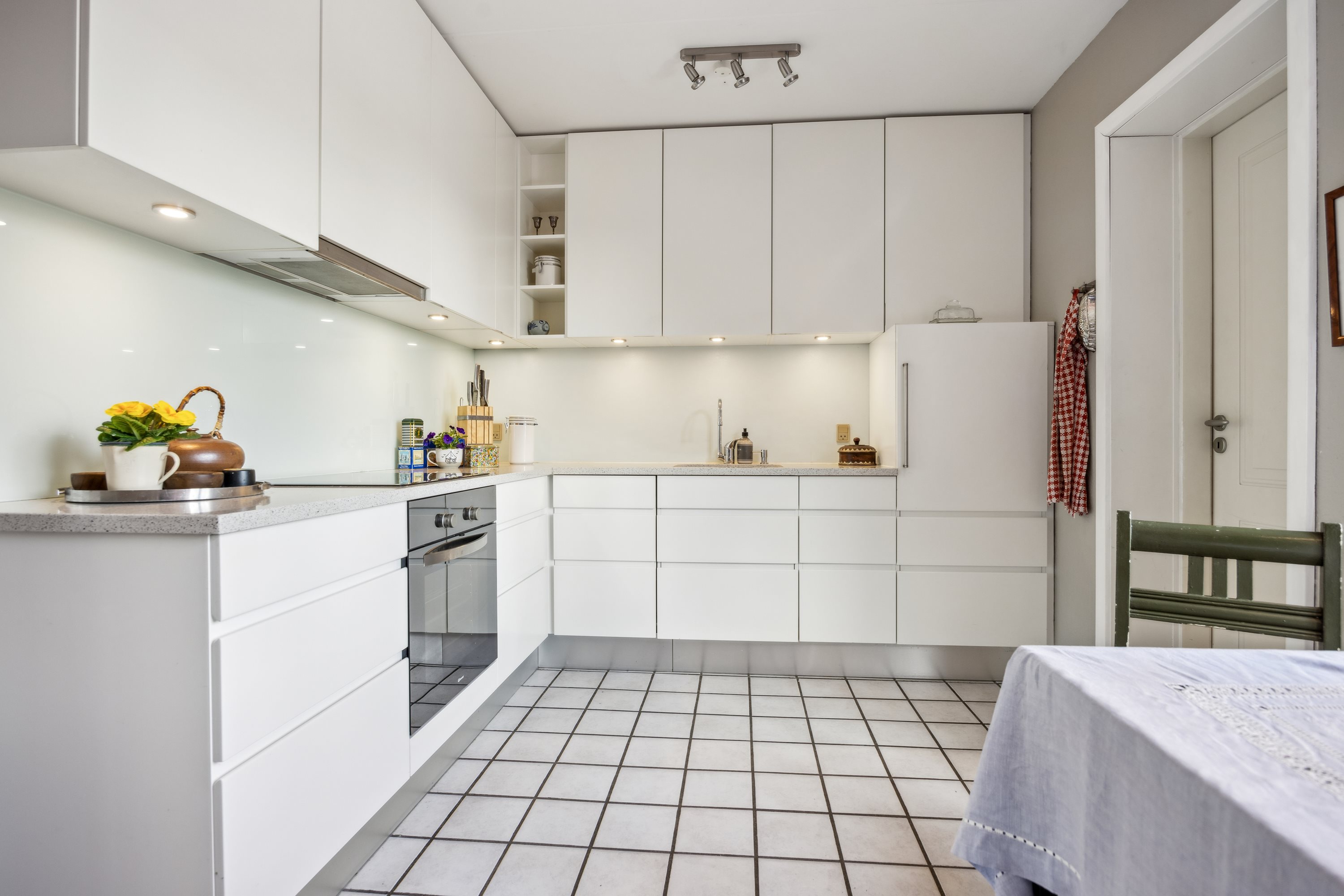 Fremhævet køkken billede i fuldskærmstilstand. Billede af Vestpieren 14, 9370 Hals