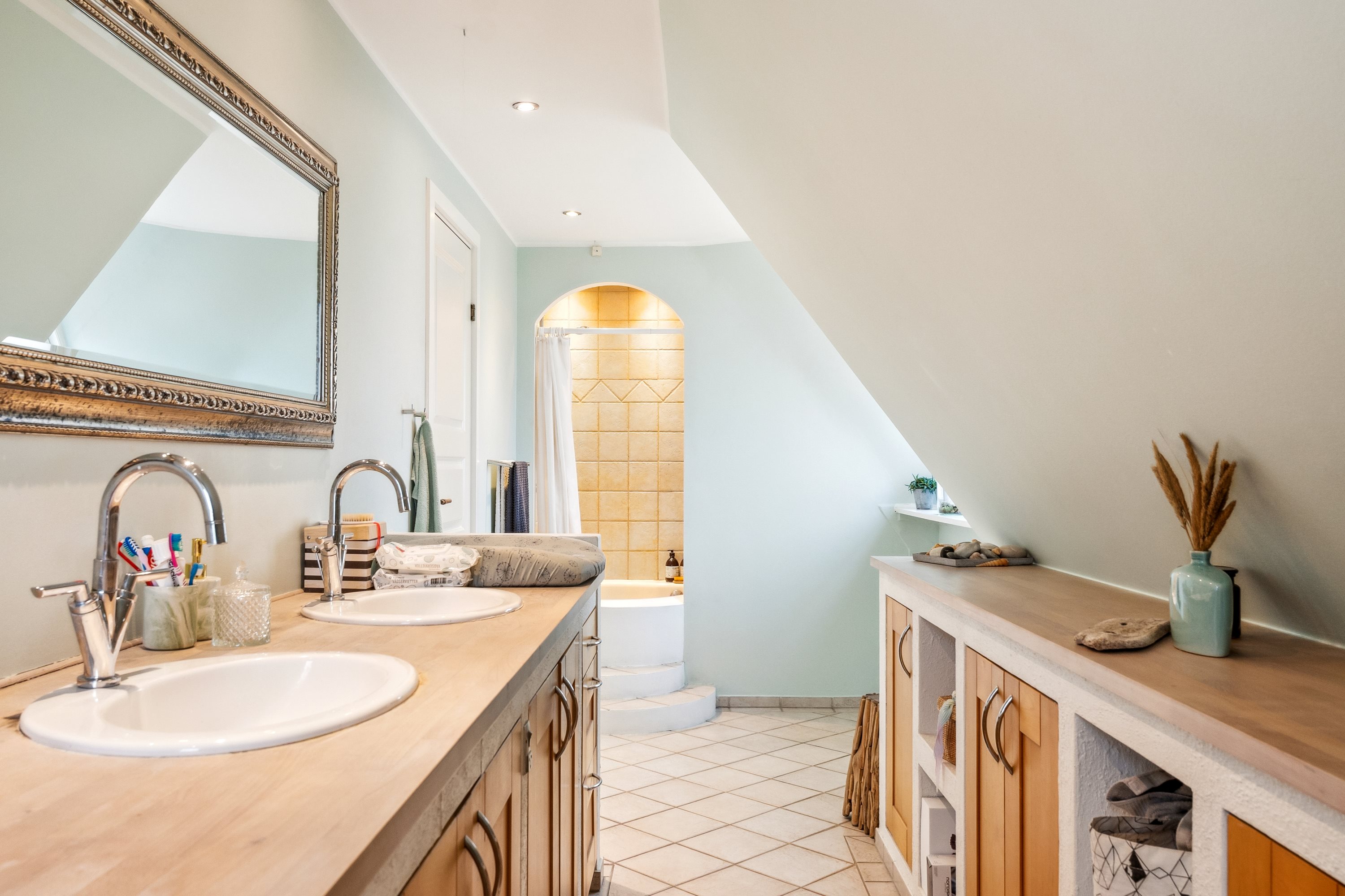 Fremhævet badeværelse billede i fuldskærmstilstand. Billede af Skrænten 9, Ø Tørslev, 8983 Gjerlev J