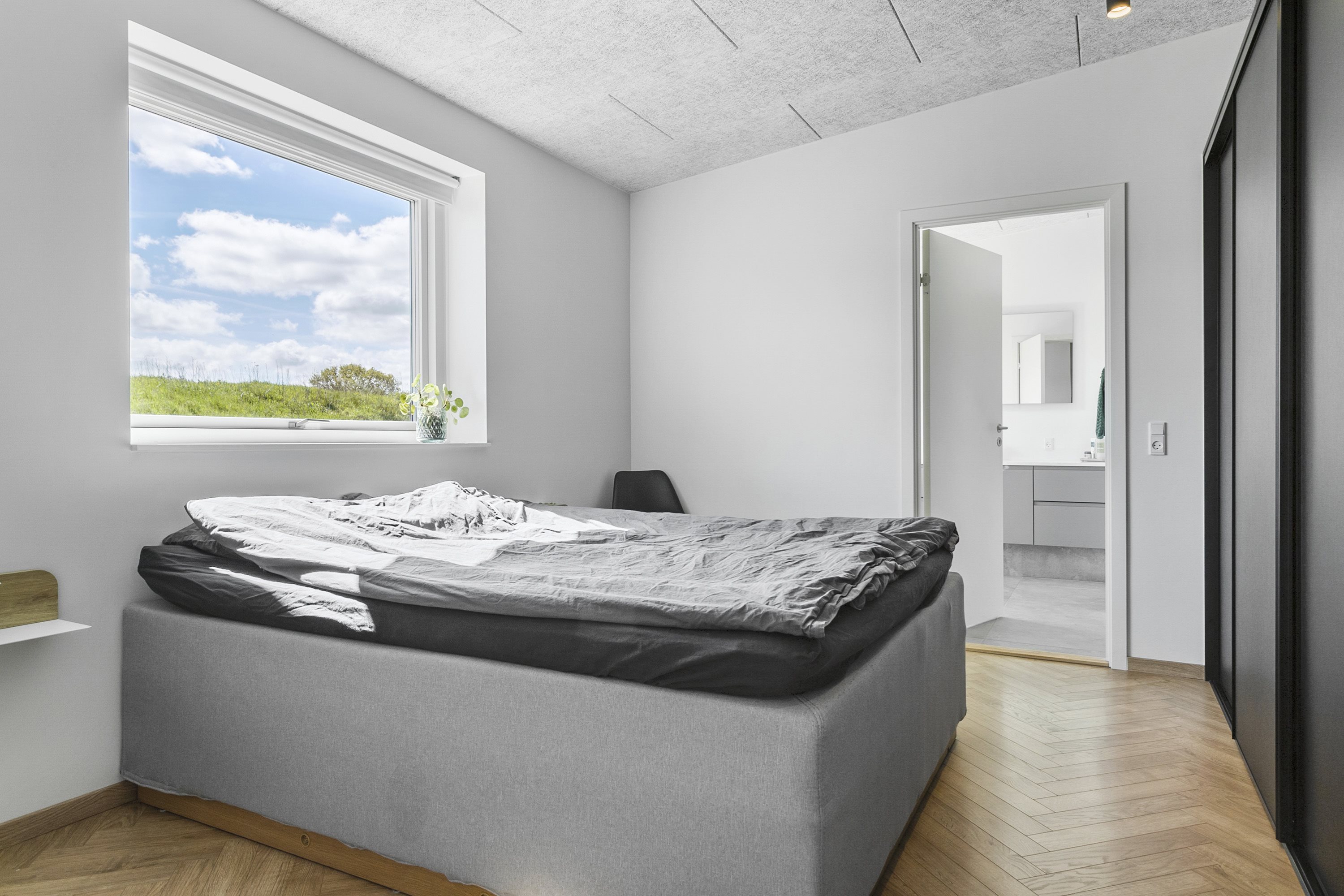 Fremhævet soveværelse billede i fuldskærmstilstand. Billede af Præstelunden 68, 8300 Odder