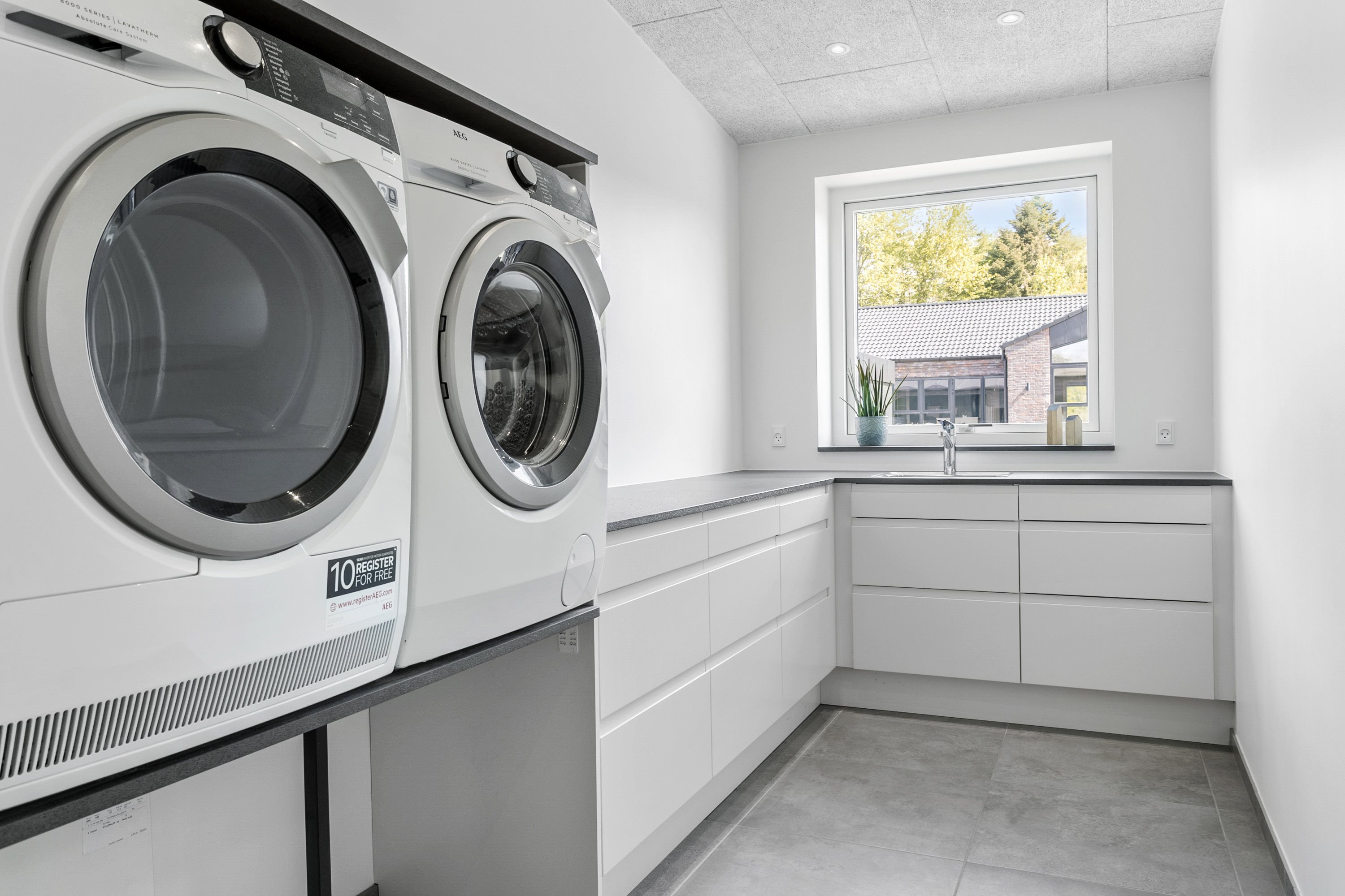 Fremhævet køkken billede i fuldskærmstilstand. Billede af Præstelunden 68, 8300 Odder