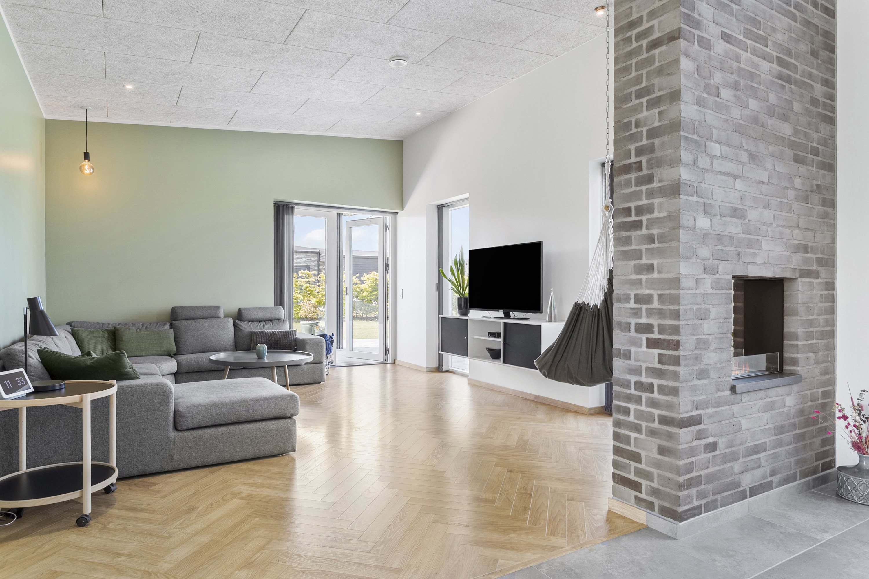 Fremhævet stue billede i fuldskærmstilstand. Billede af Præstelunden 68, 8300 Odder