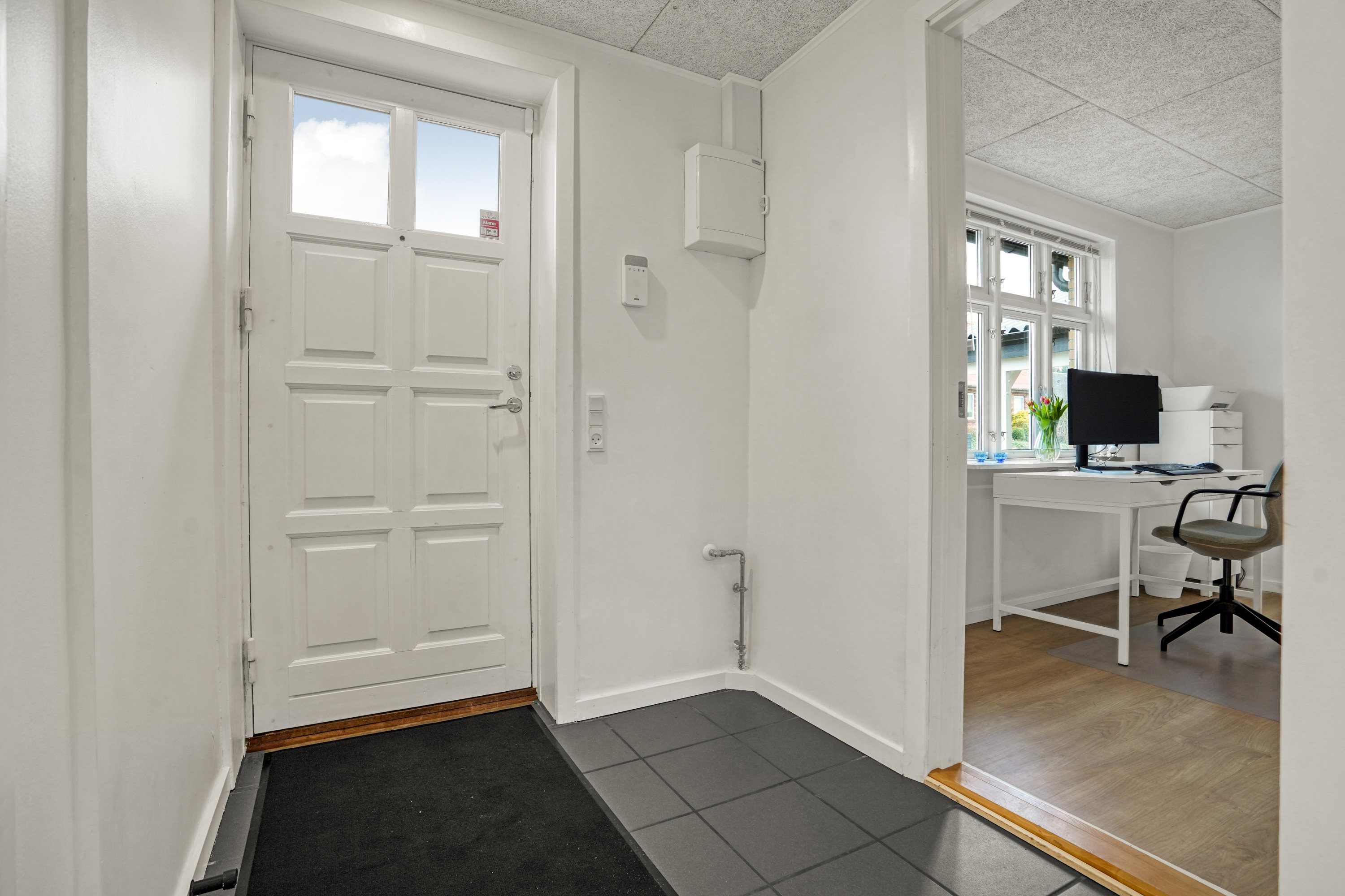 Fremhævet entré billede i fuldskærmstilstand. Billede af Kalhavevej 63, Kalhave, 7171 Uldum