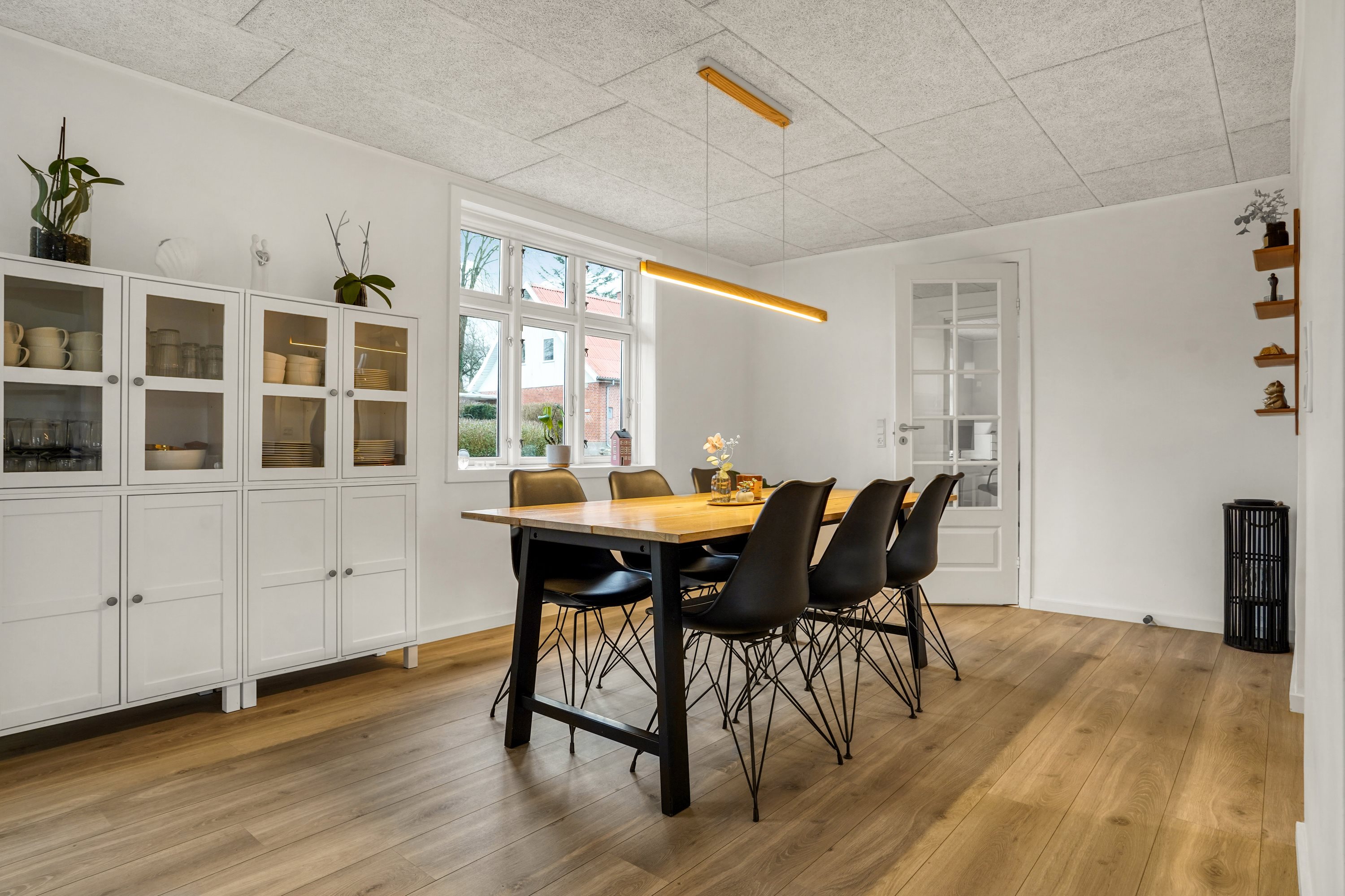 Fremhævet stue billede i fuldskærmstilstand. Billede af Kalhavevej 63, Kalhave, 7171 Uldum