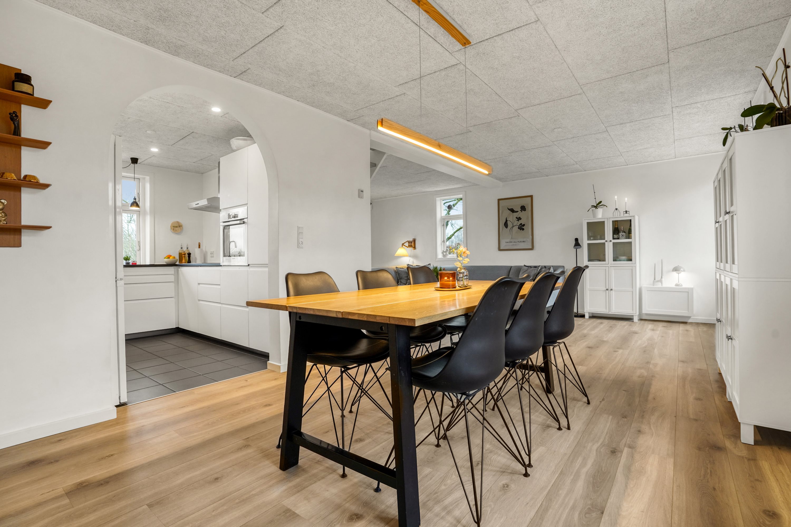 Fremhævet stue billede i fuldskærmstilstand. Billede af Kalhavevej 63, Kalhave, 7171 Uldum