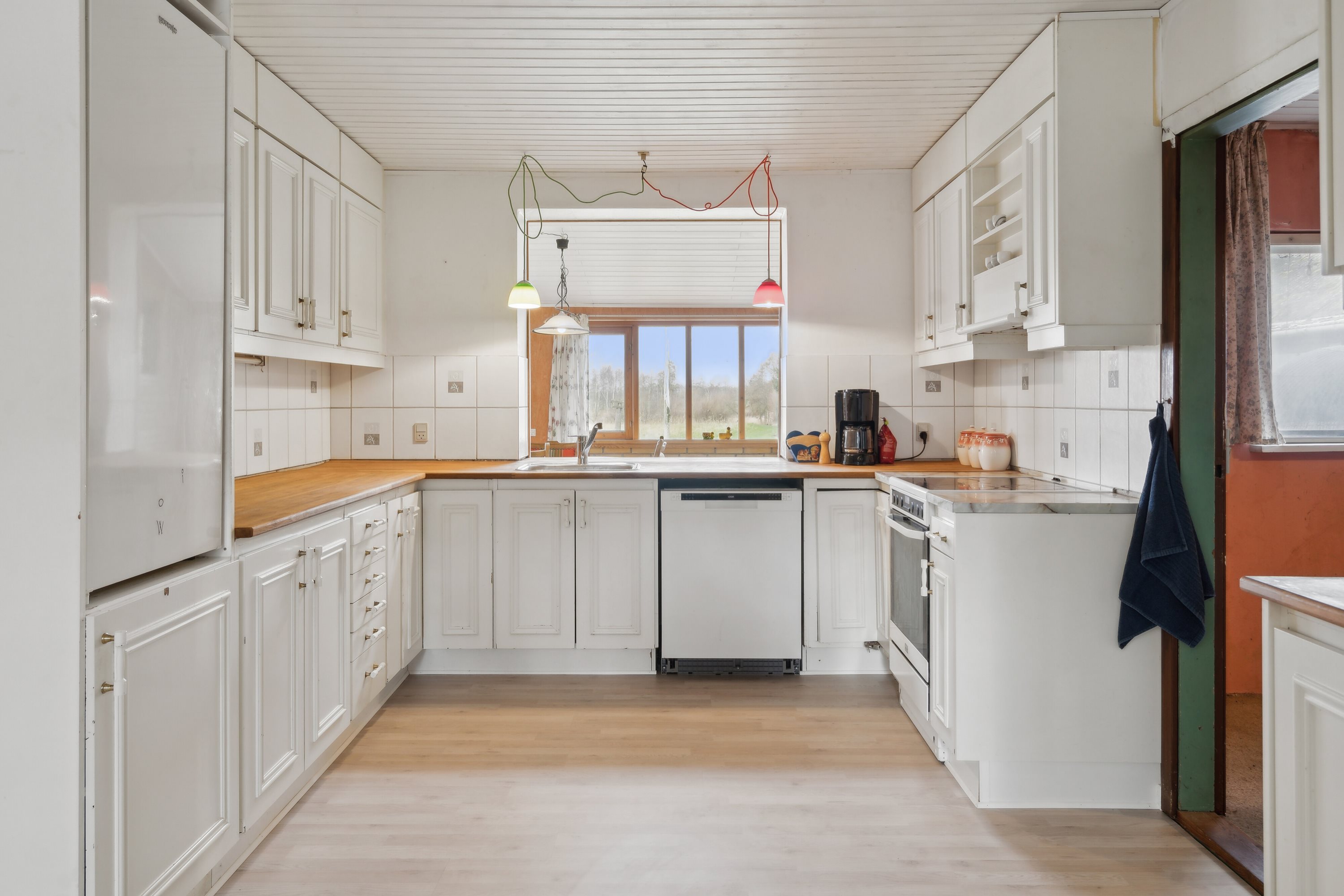 Fremhævet køkken billede i fuldskærmstilstand. Billede af Skovgyden 53, Ørritslev Skov, 5450 Otterup