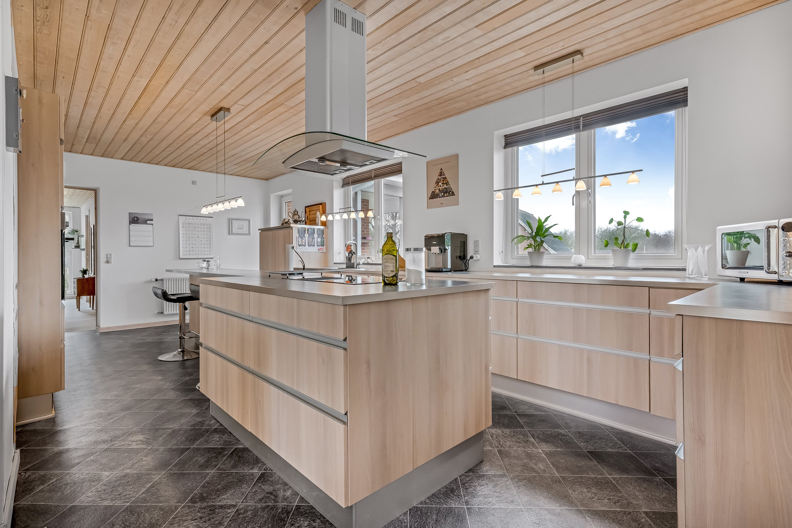 Miniaturebillede 2: køkken. Billede af Bækmarksbrovej 153, Bøvling, 7650 Bøvlingbjerg