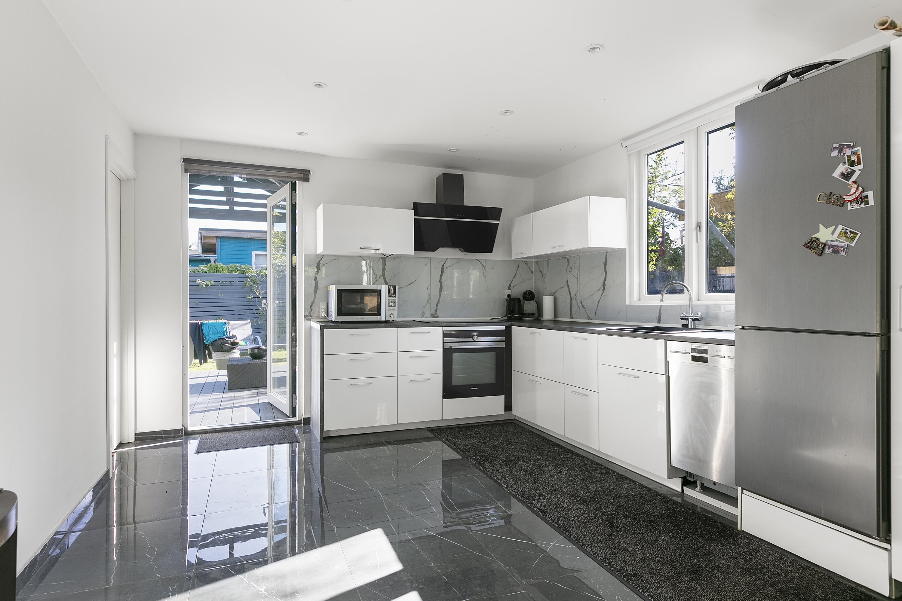 Fremhævet køkken billede i fuldskærmstilstand. Billede af Pilegårdens Haveby 17, 2860 Søborg