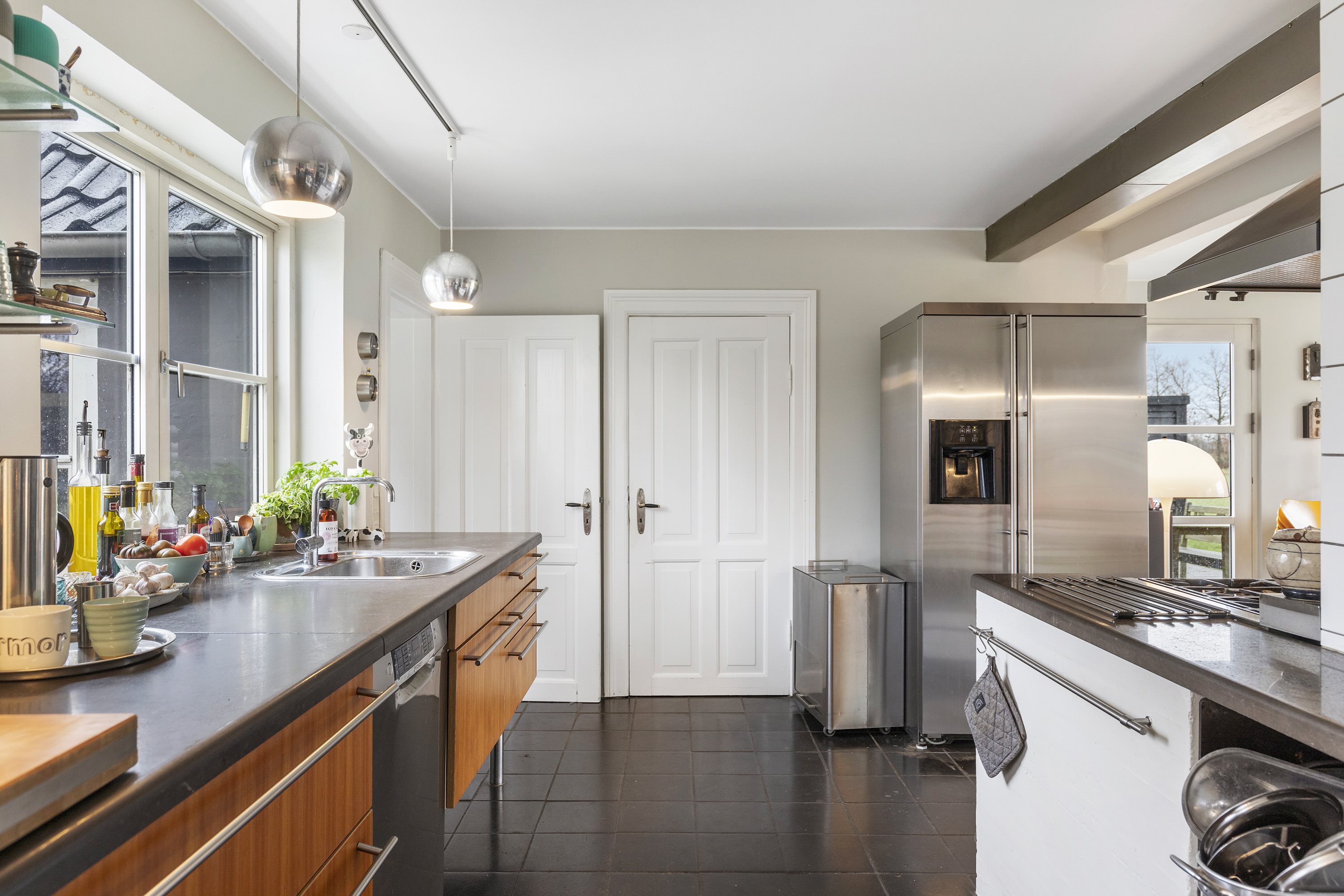 Fremhævet køkken billede i fuldskærmstilstand. Billede af Elkærvej 6, Tversted, 9881 Bindslev