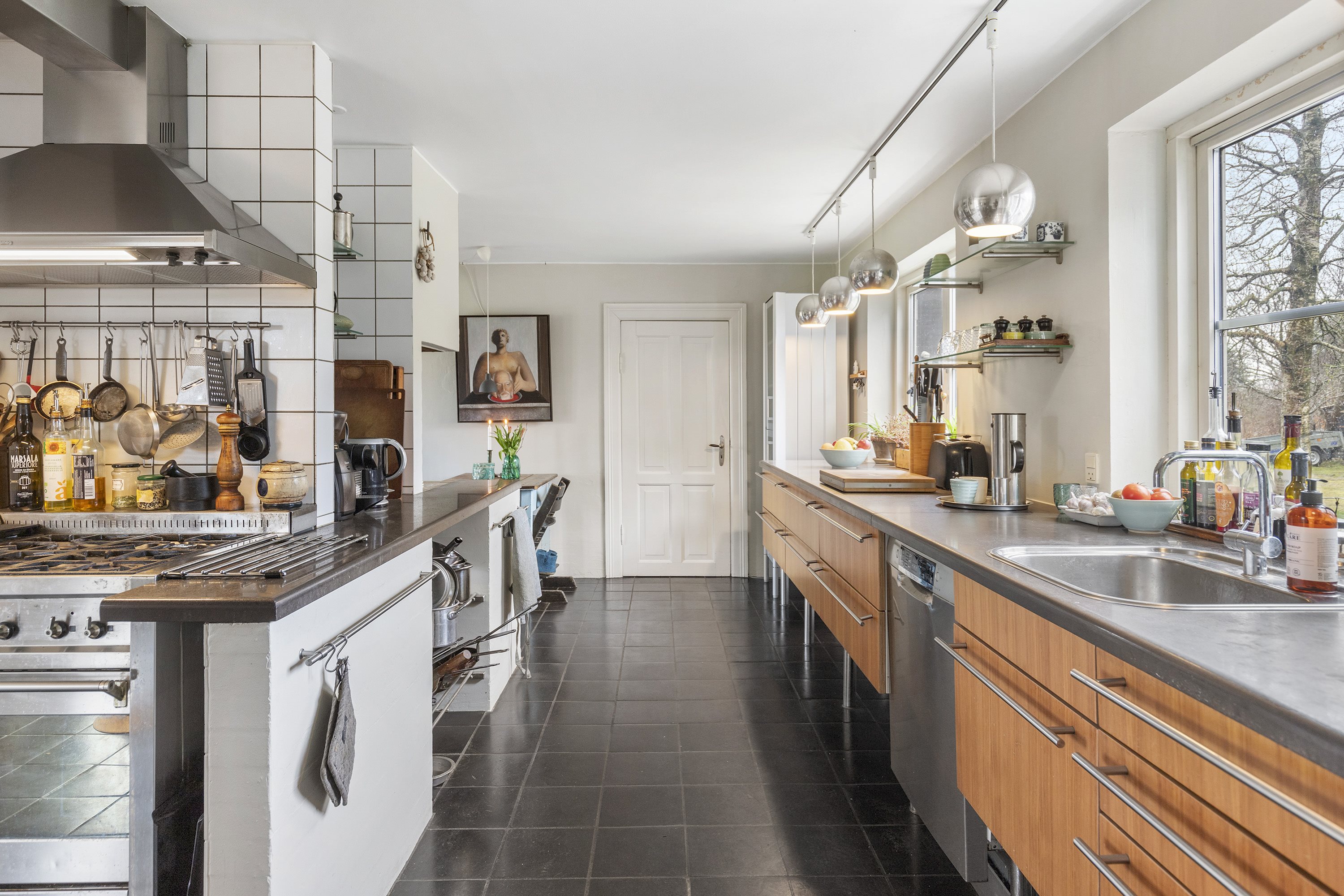 Fremhævet køkken billede i fuldskærmstilstand. Billede af Elkærvej 6, Tversted, 9881 Bindslev