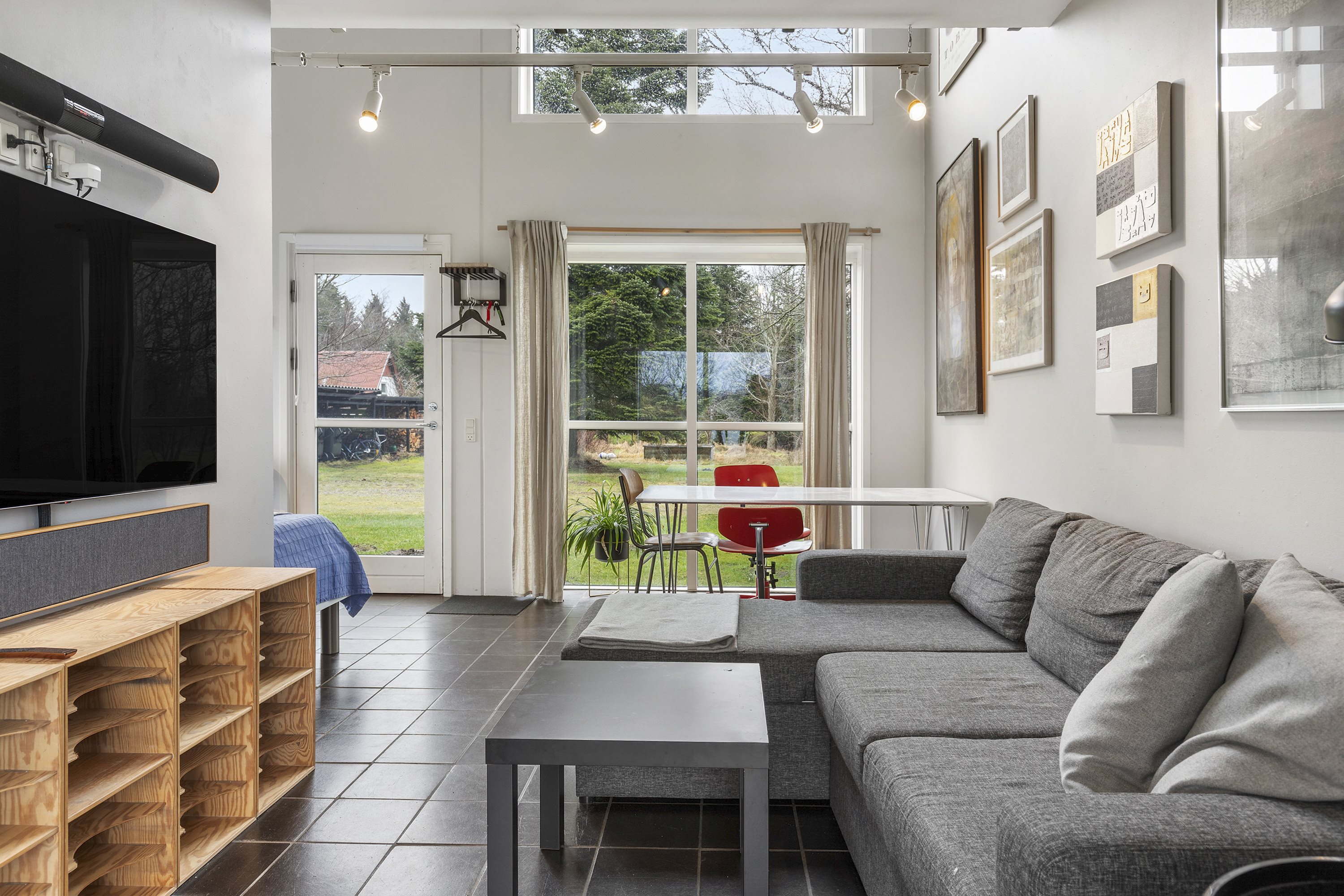 Fremhævet stue billede i fuldskærmstilstand. Billede af Elkærvej 6, Tversted, 9881 Bindslev