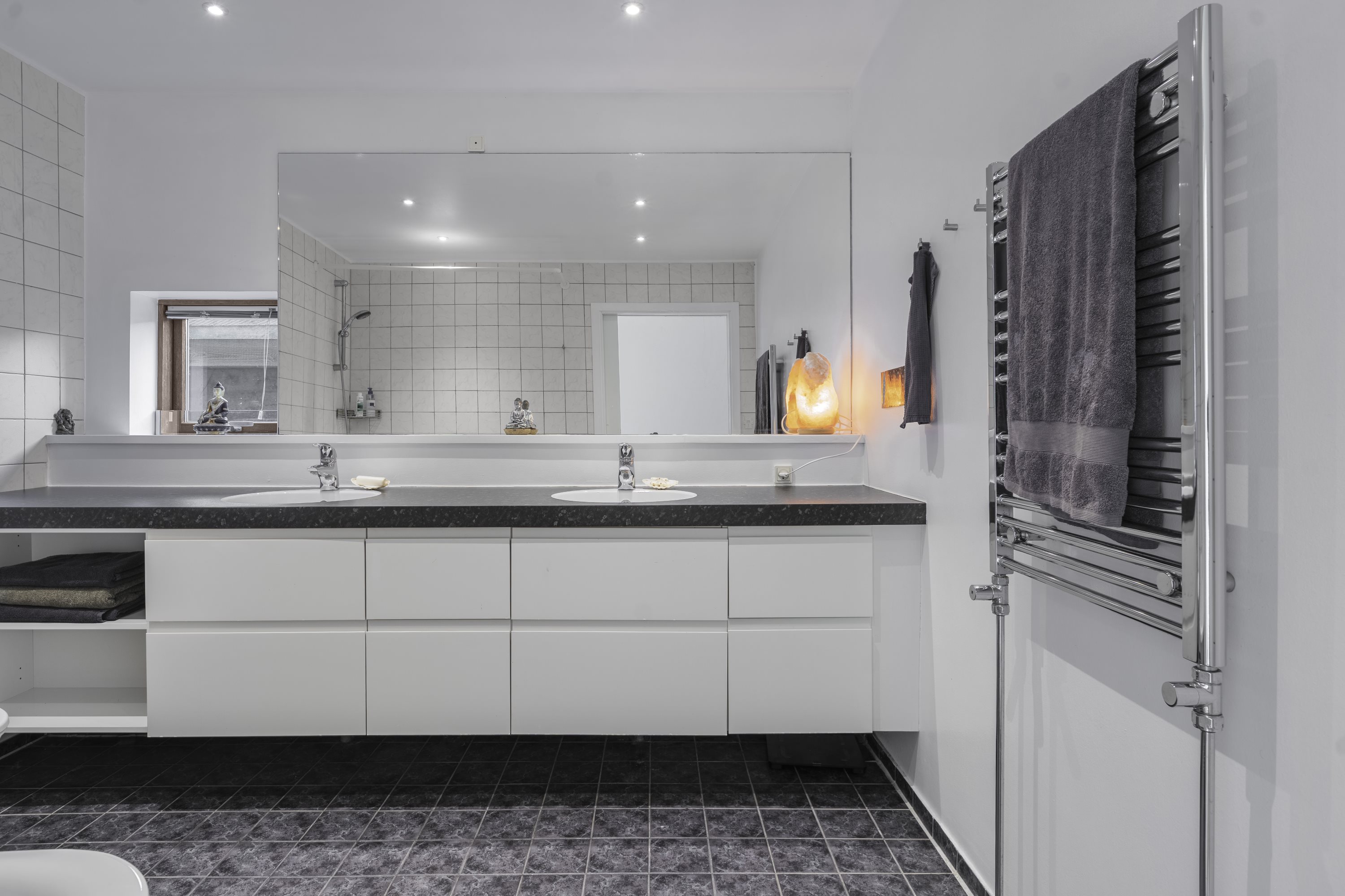 Fremhævet toilet / bad billede i fuldskærmstilstand. Billede af William Wains Gade 13A, 1432 København K