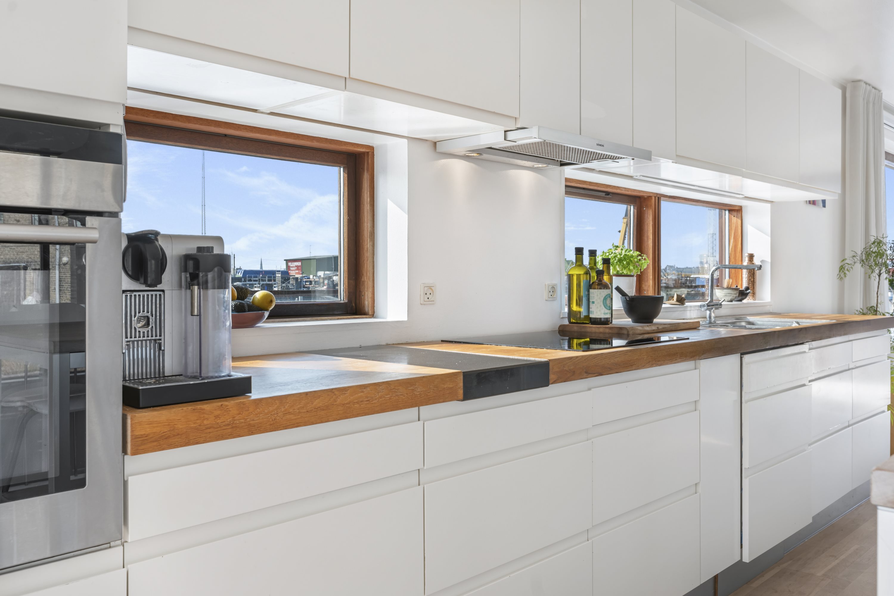 Fremhævet køkken billede i fuldskærmstilstand. Billede af William Wains Gade 13A, 1432 København K