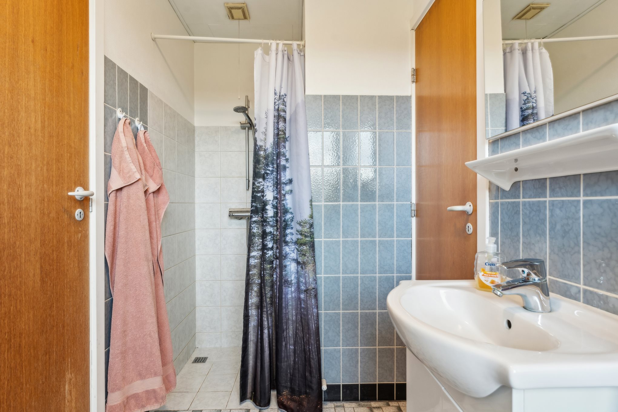 Fremhævet badeværelse billede i fuldskærmstilstand. Billede af Sigsvej 1, Mejlby, 8981 Spentrup