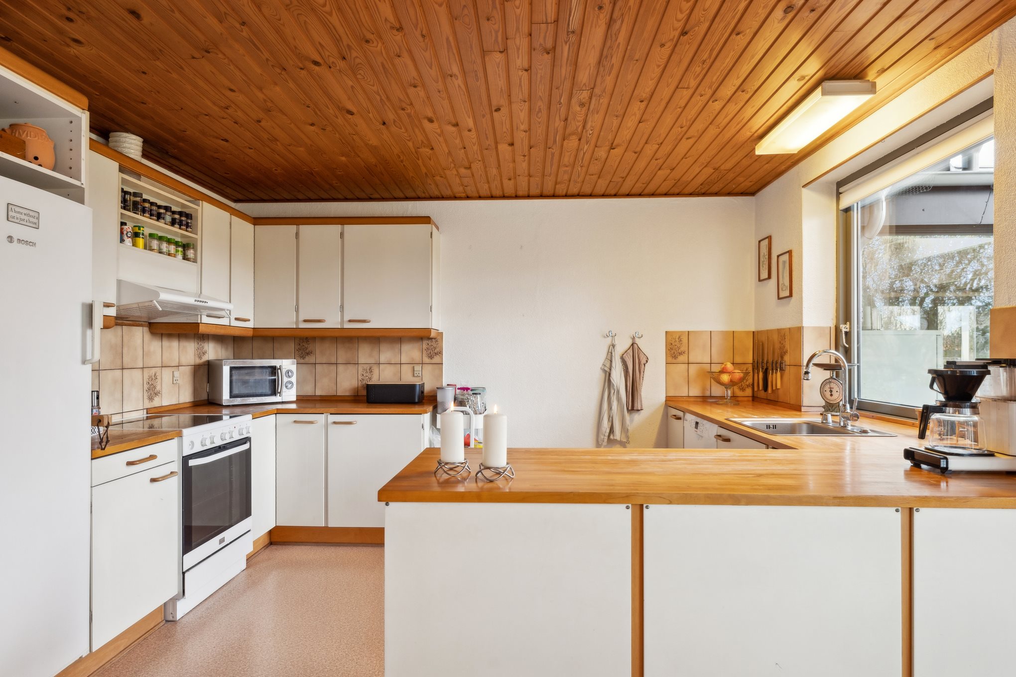 Fremhævet køkken billede i fuldskærmstilstand. Billede af Sigsvej 1, Mejlby, 8981 Spentrup