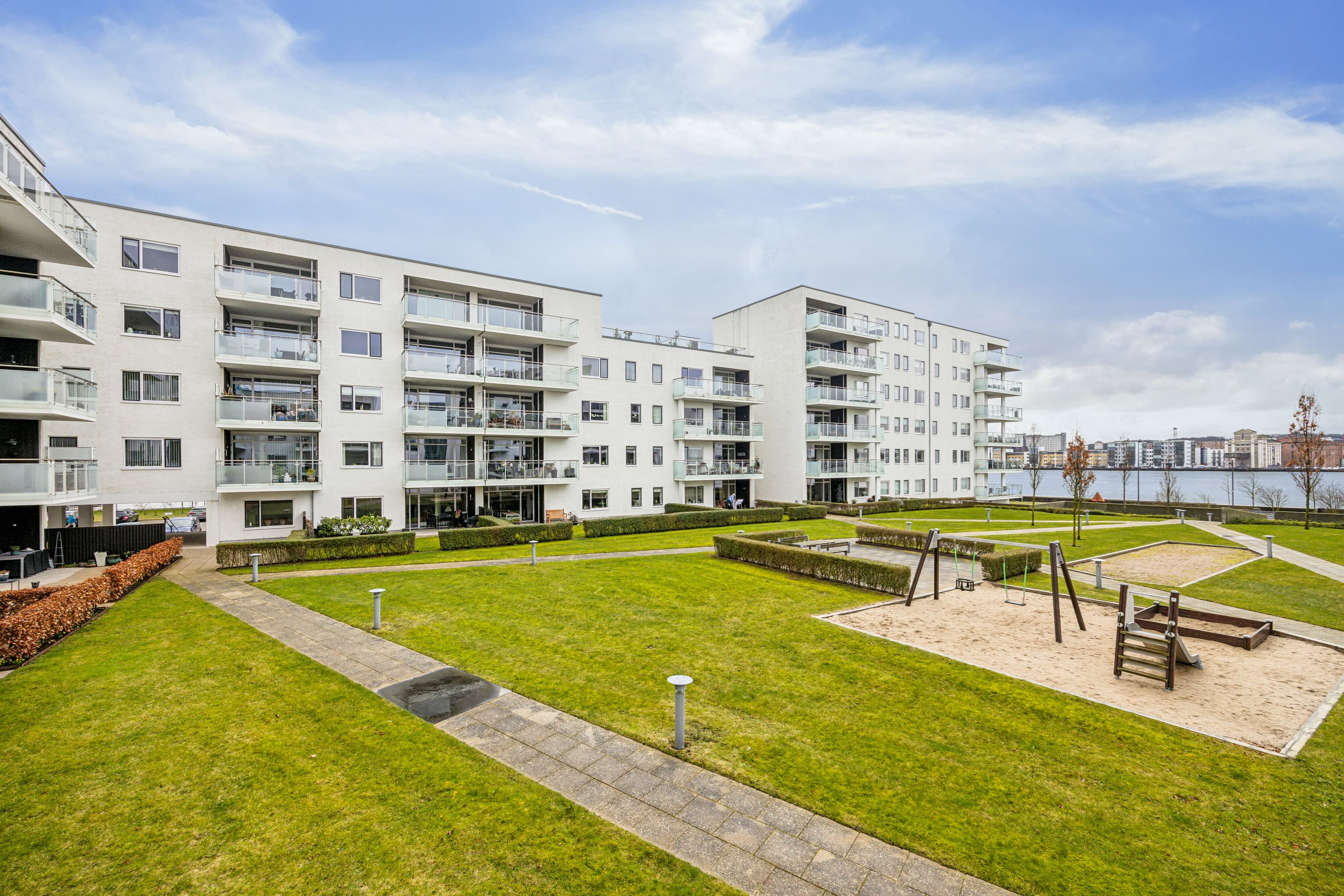 Fremhævet ejendom 1 billede i fuldskærmstilstand. Billede af Carl Klitgaards Vej 25, 1. tv., 9400 Nørresundby