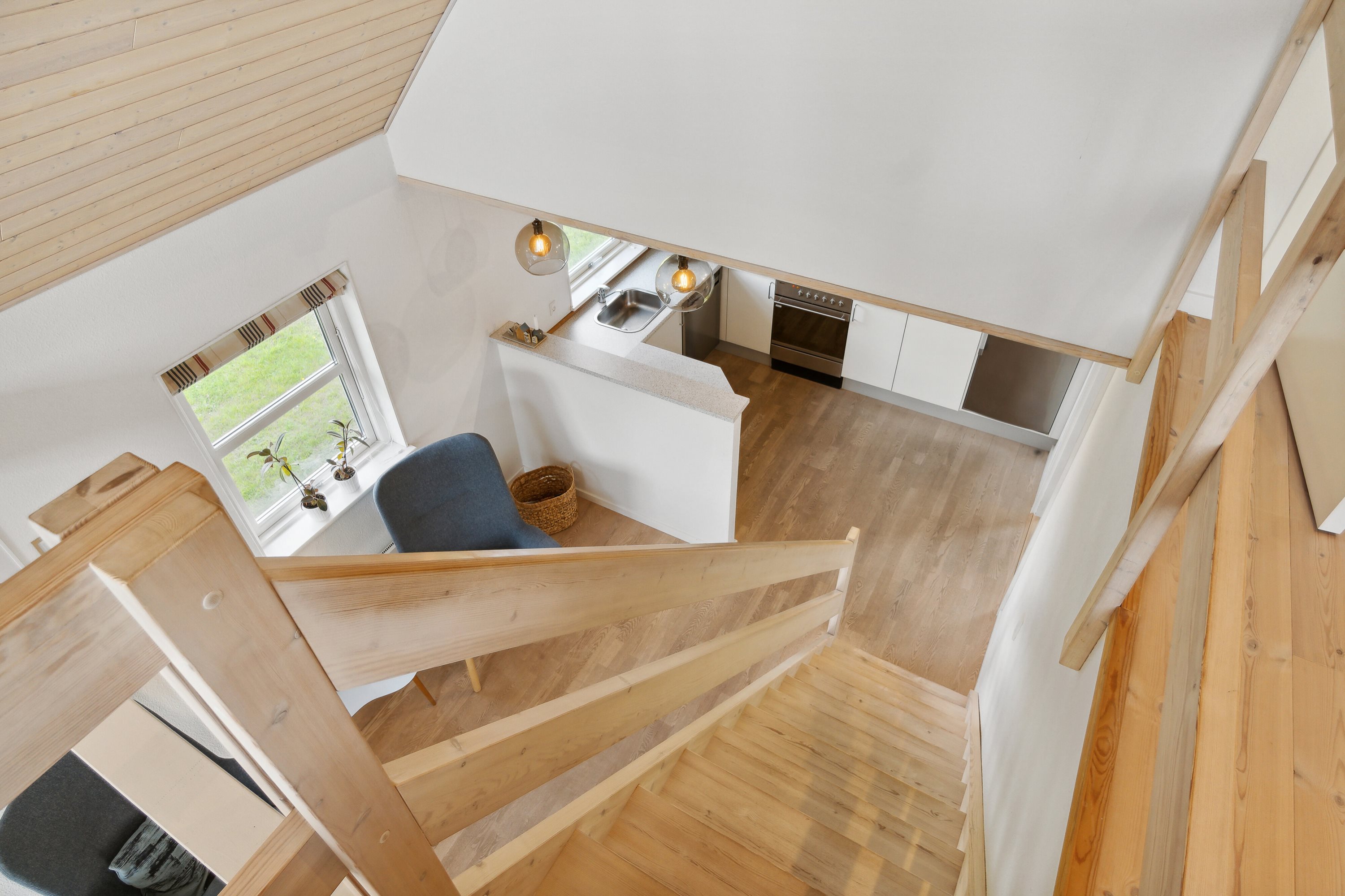 Fremhævet trappe billede i fuldskærmstilstand. Billede af Golfvænget 6, Gatten, 9640 Farsø