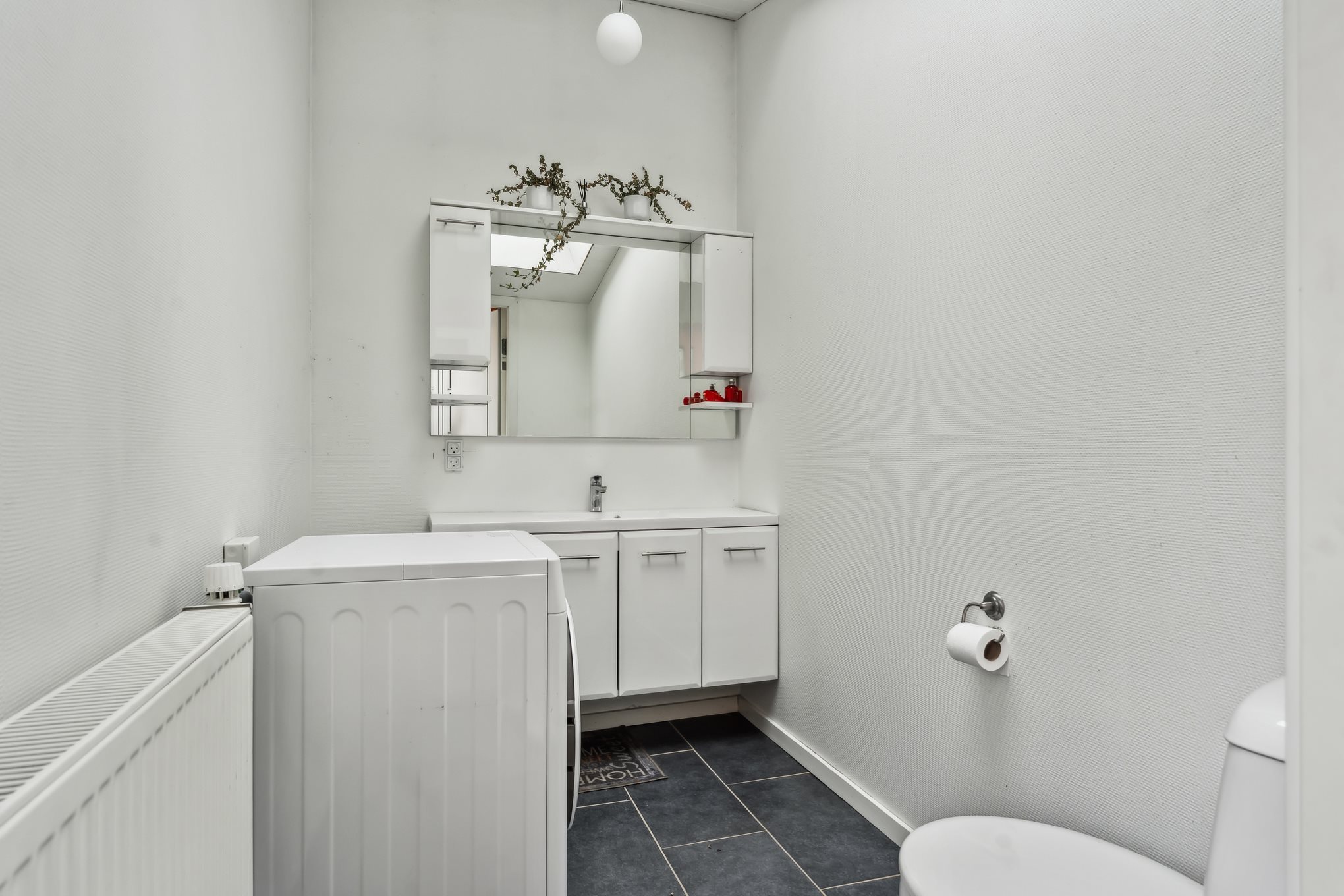 Fremhævet badeværelse billede i fuldskærmstilstand. Billede af P. Kornings Vej 10, 8960 Randers SØ