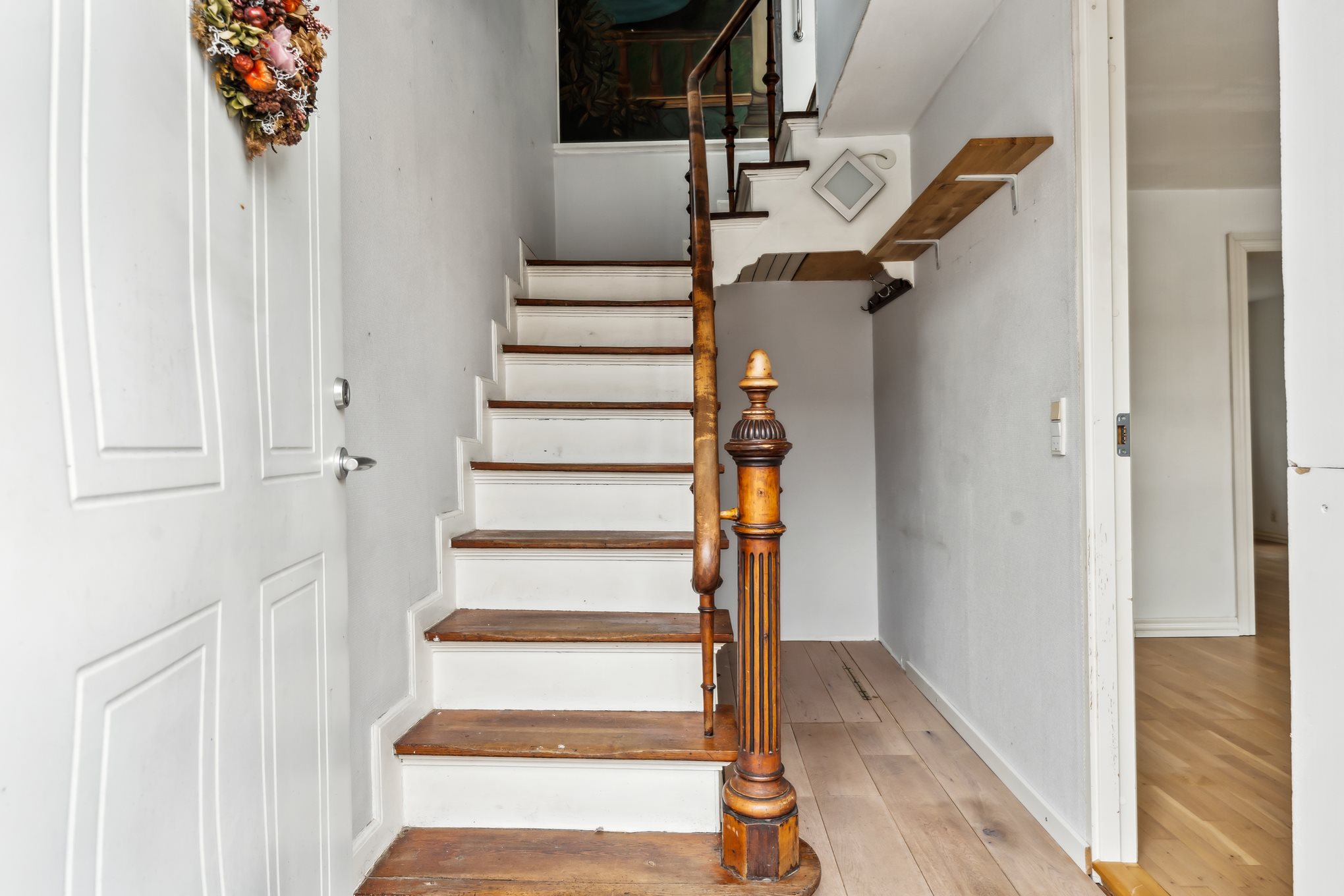 Fremhævet trappe billede i fuldskærmstilstand. Billede af P. Kornings Vej 10, 8960 Randers SØ