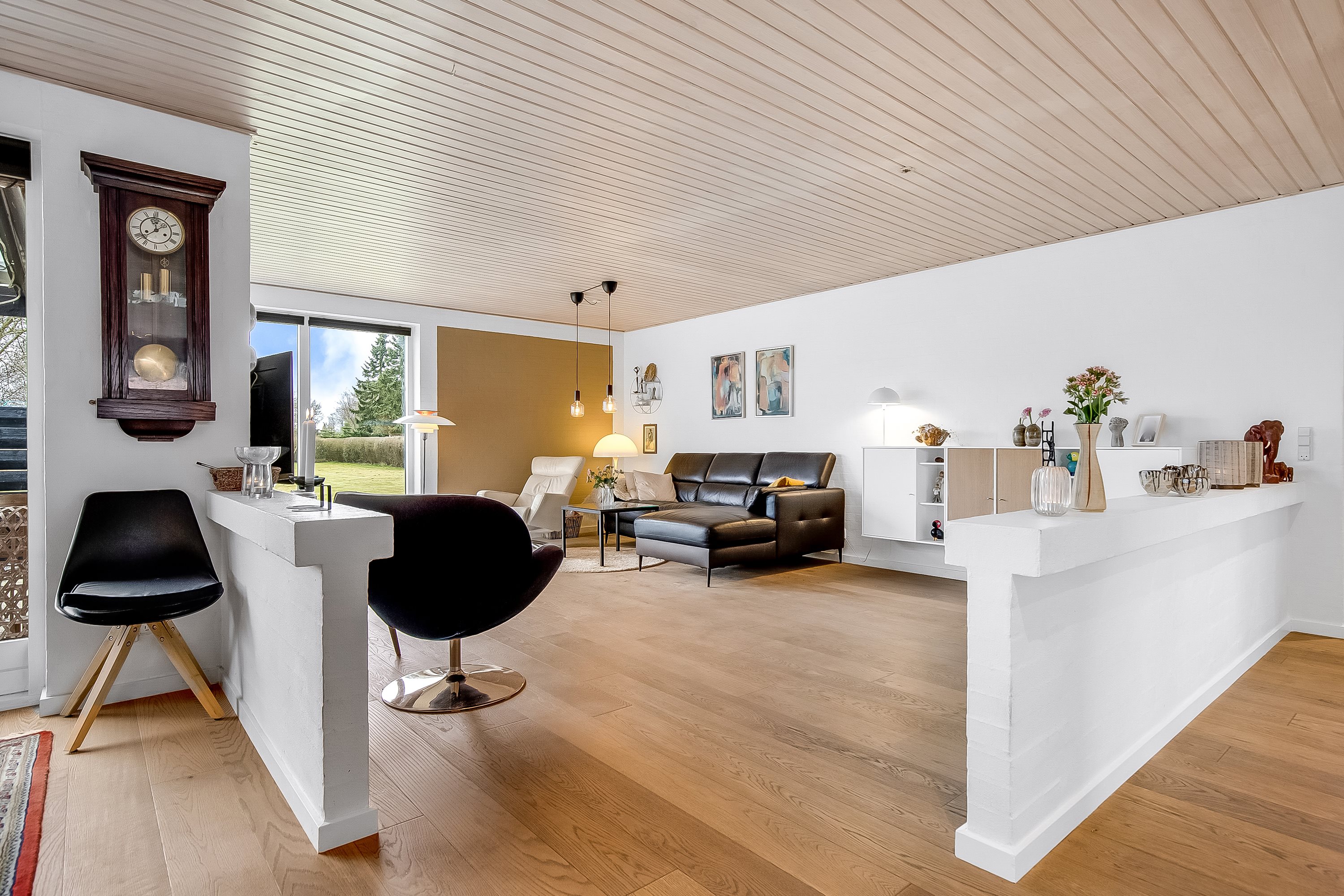 Fremhævet stue billede i fuldskærmstilstand. Billede af Hechtsvej 28, 6052 Viuf