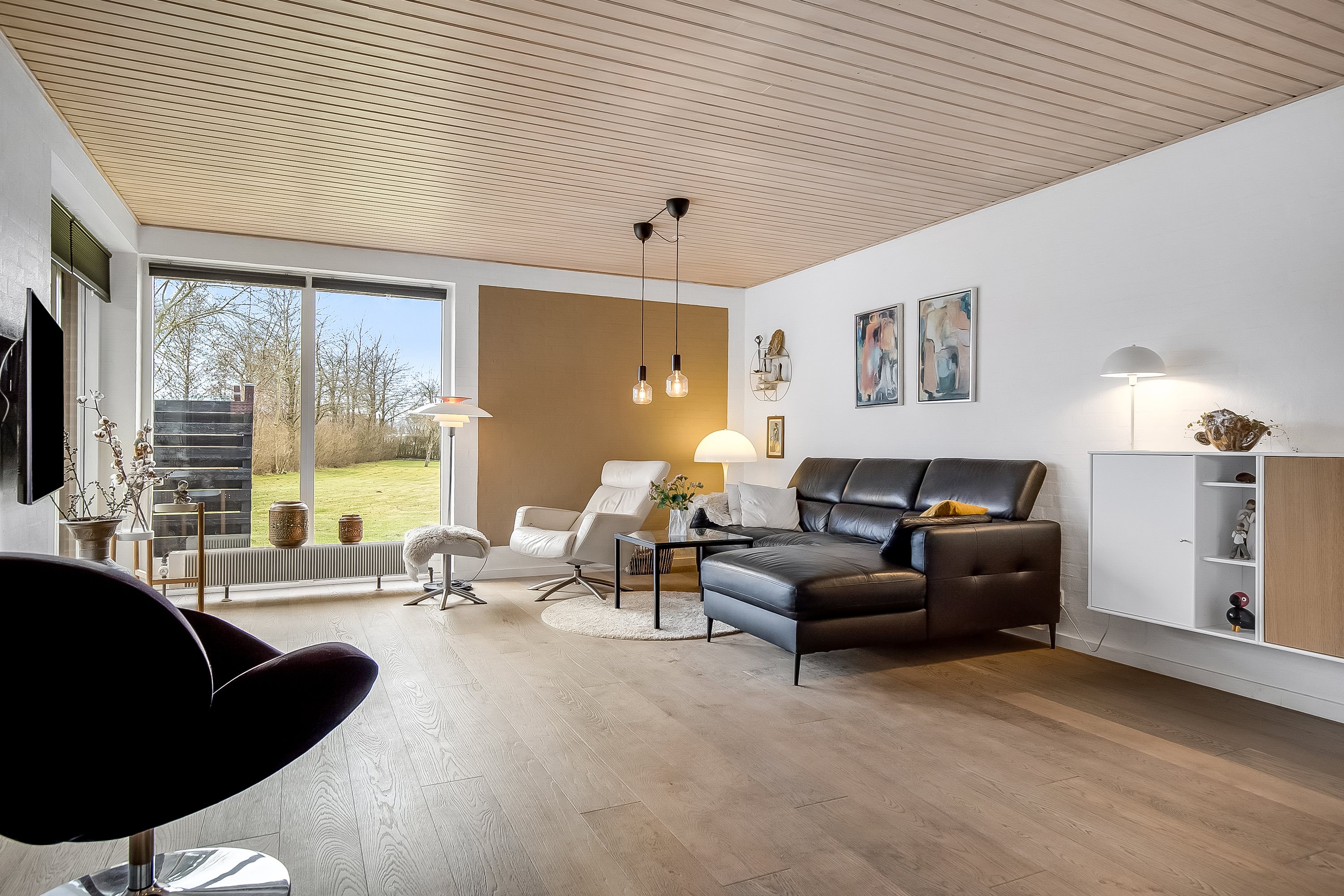 Fremhævet stue billede i fuldskærmstilstand. Billede af Hechtsvej 28, 6052 Viuf