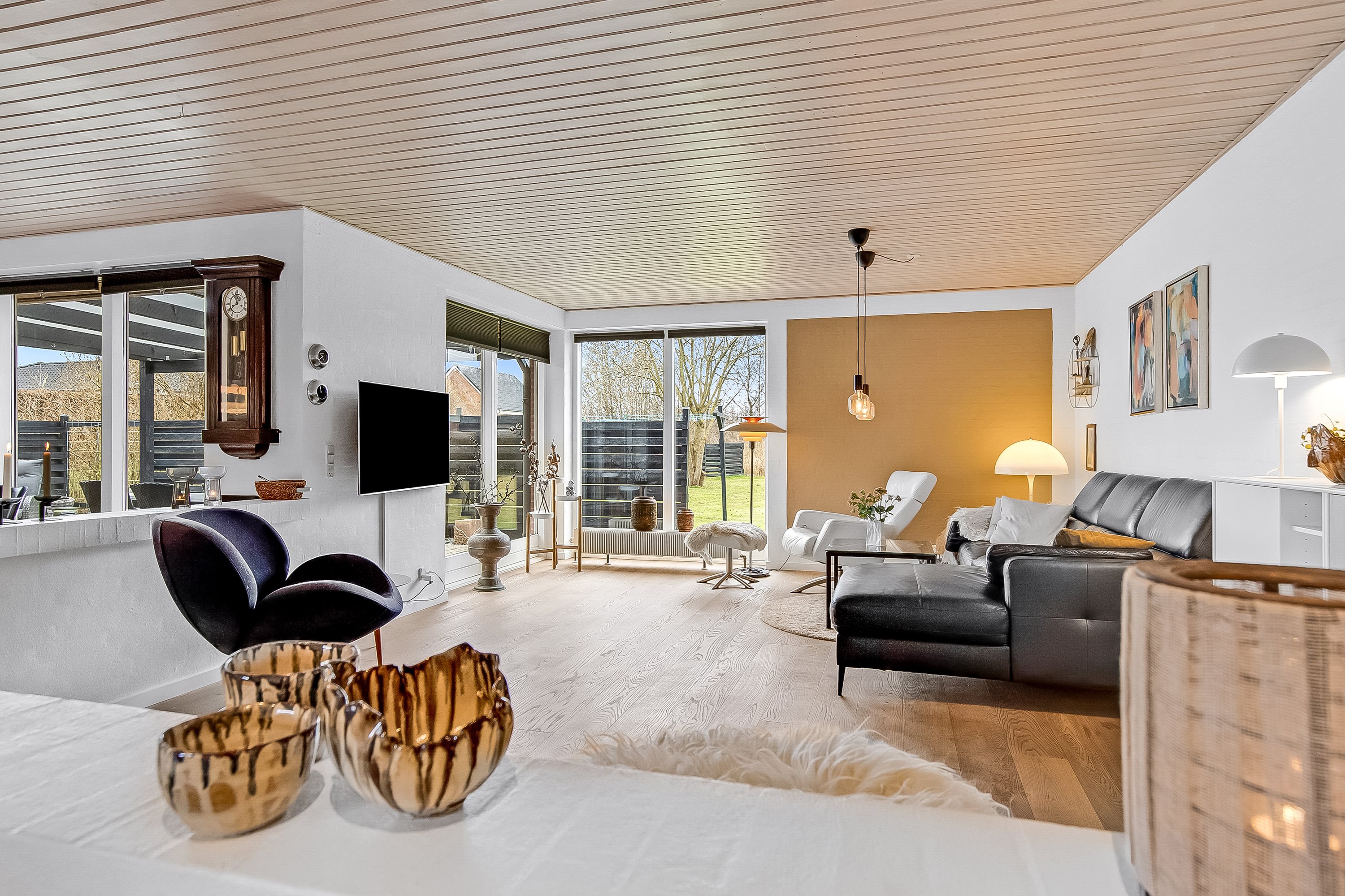 Fremhævet stue billede i fuldskærmstilstand. Billede af Hechtsvej 28, 6052 Viuf