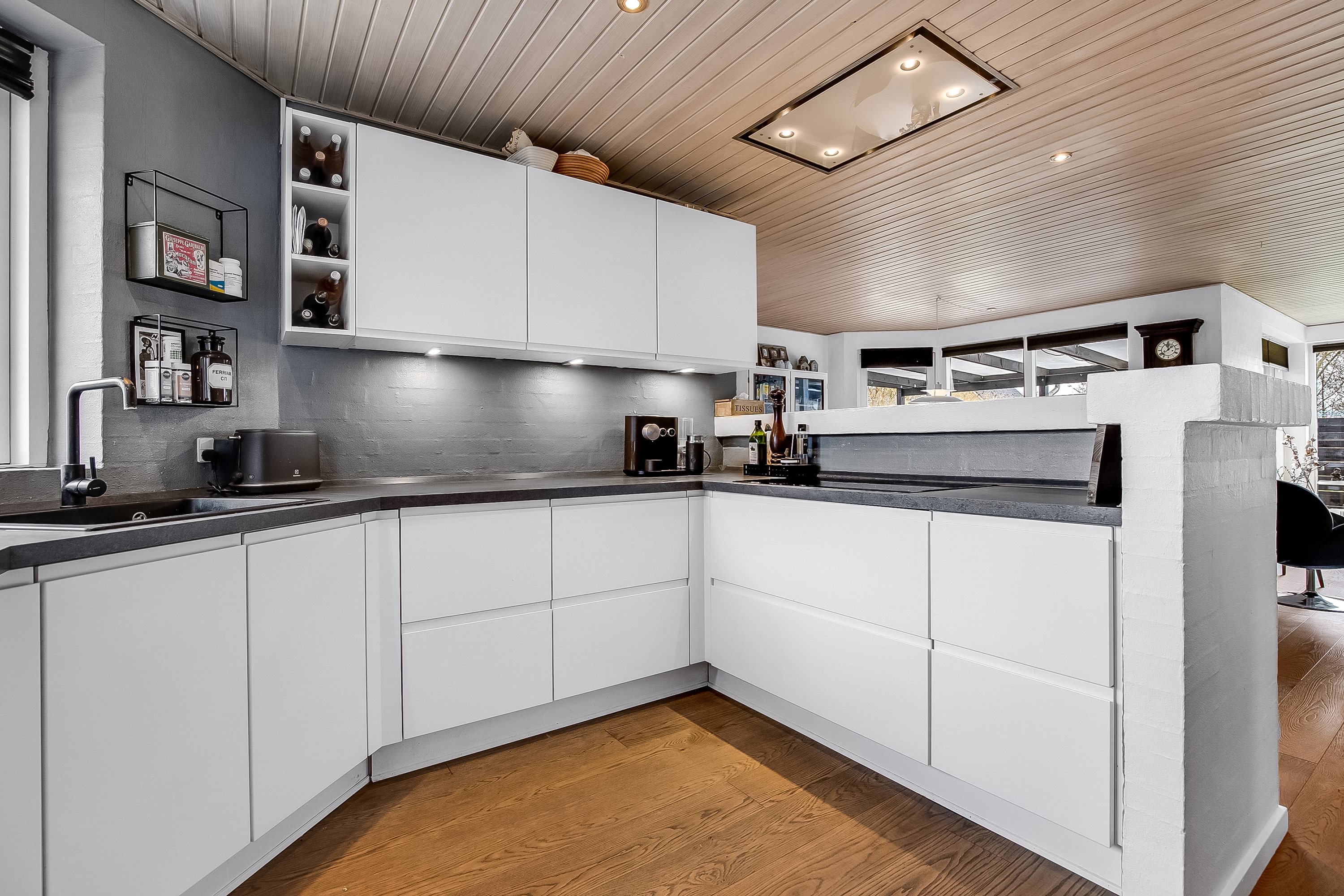 Fremhævet køkken billede i fuldskærmstilstand. Billede af Hechtsvej 28, 6052 Viuf