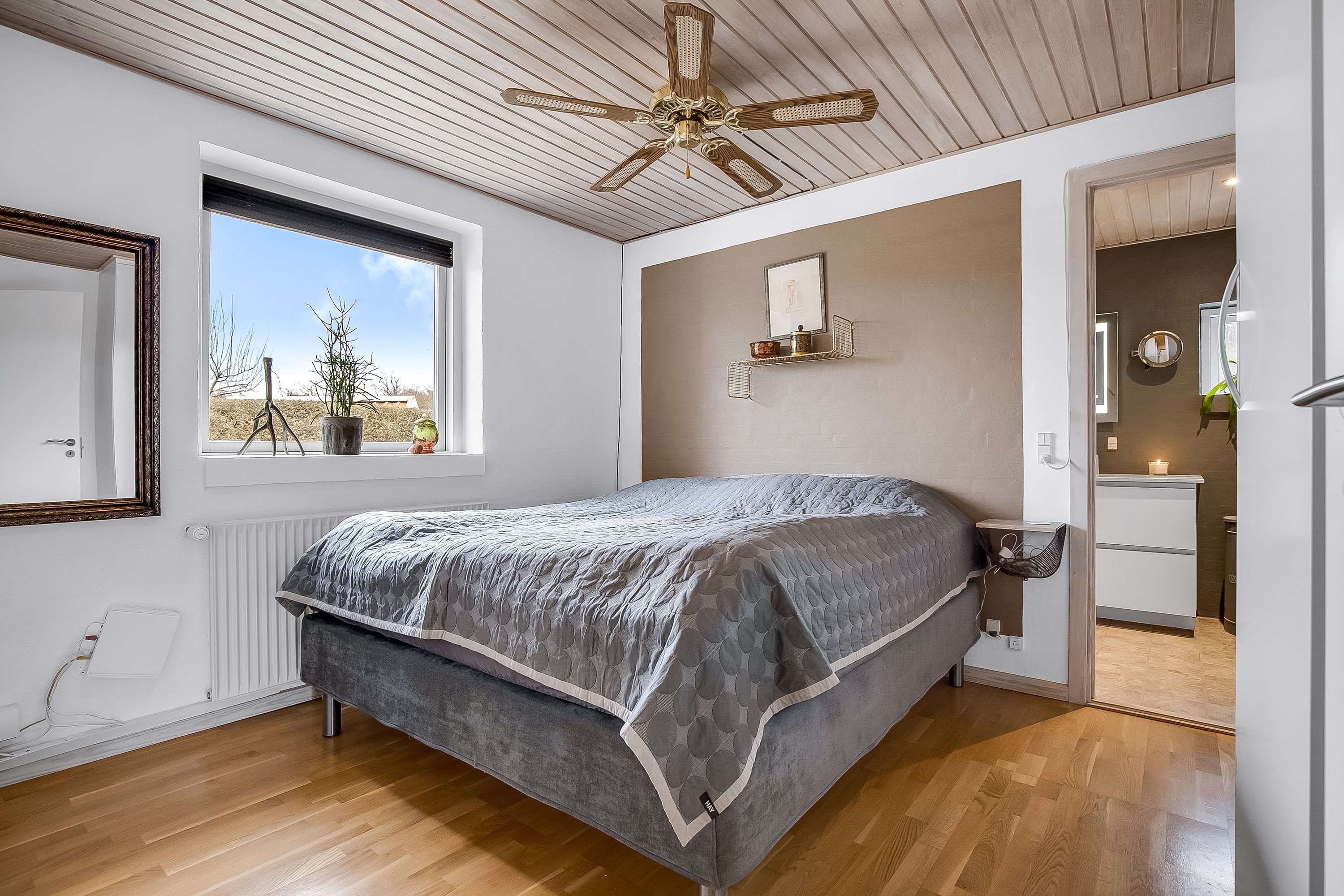 Fremhævet soveværelse billede i fuldskærmstilstand. Billede af Hechtsvej 28, 6052 Viuf