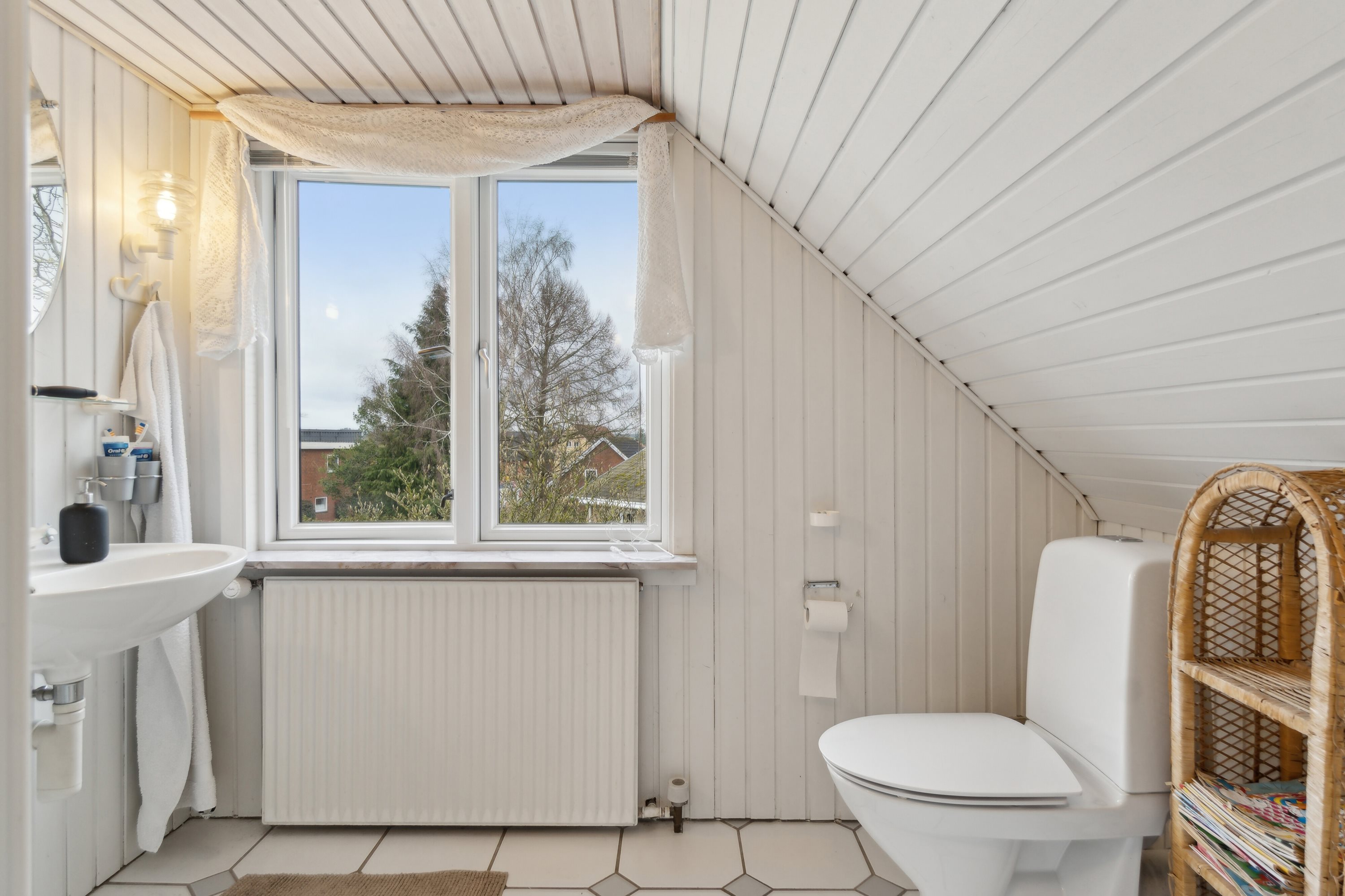 Fremhævet badeværelse billede i fuldskærmstilstand. Billede af Kirkegade 5, 5884 Gudme