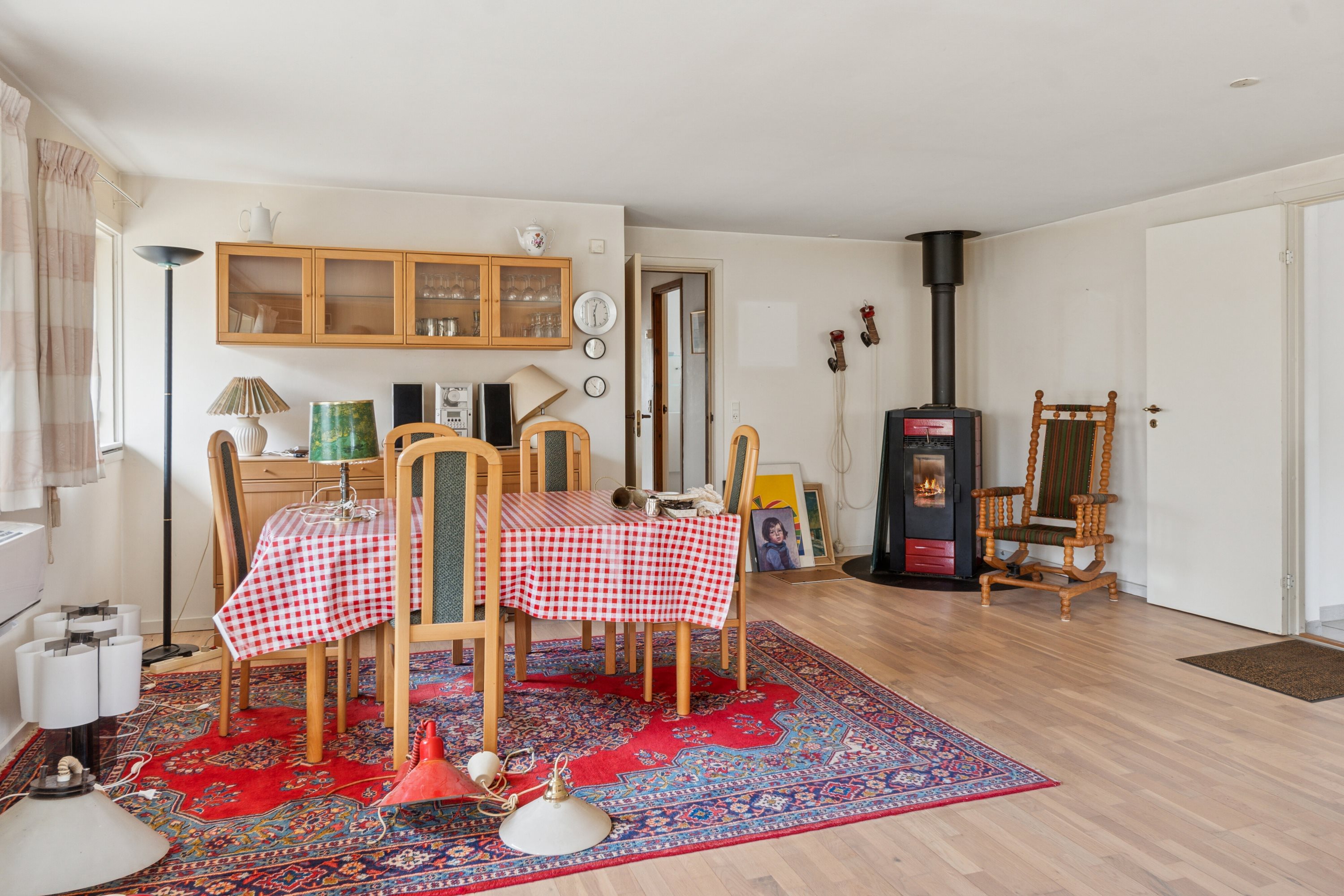 Fremhævet spisestue billede i fuldskærmstilstand. Billede af Kamillevej 18, 4750 Lundby