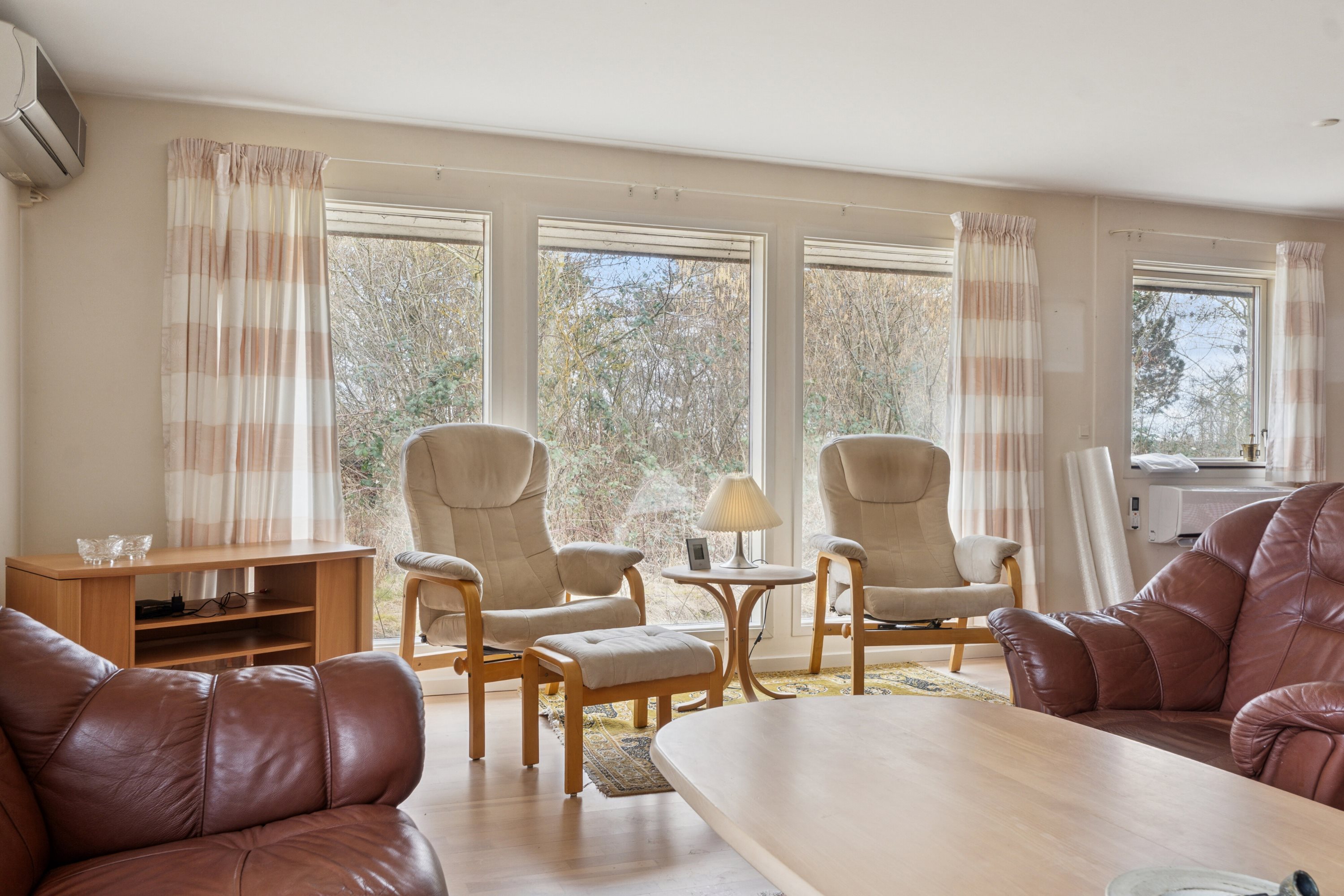 Miniaturebillede 1: stue. Billede af Kamillevej 18, 4750 Lundby