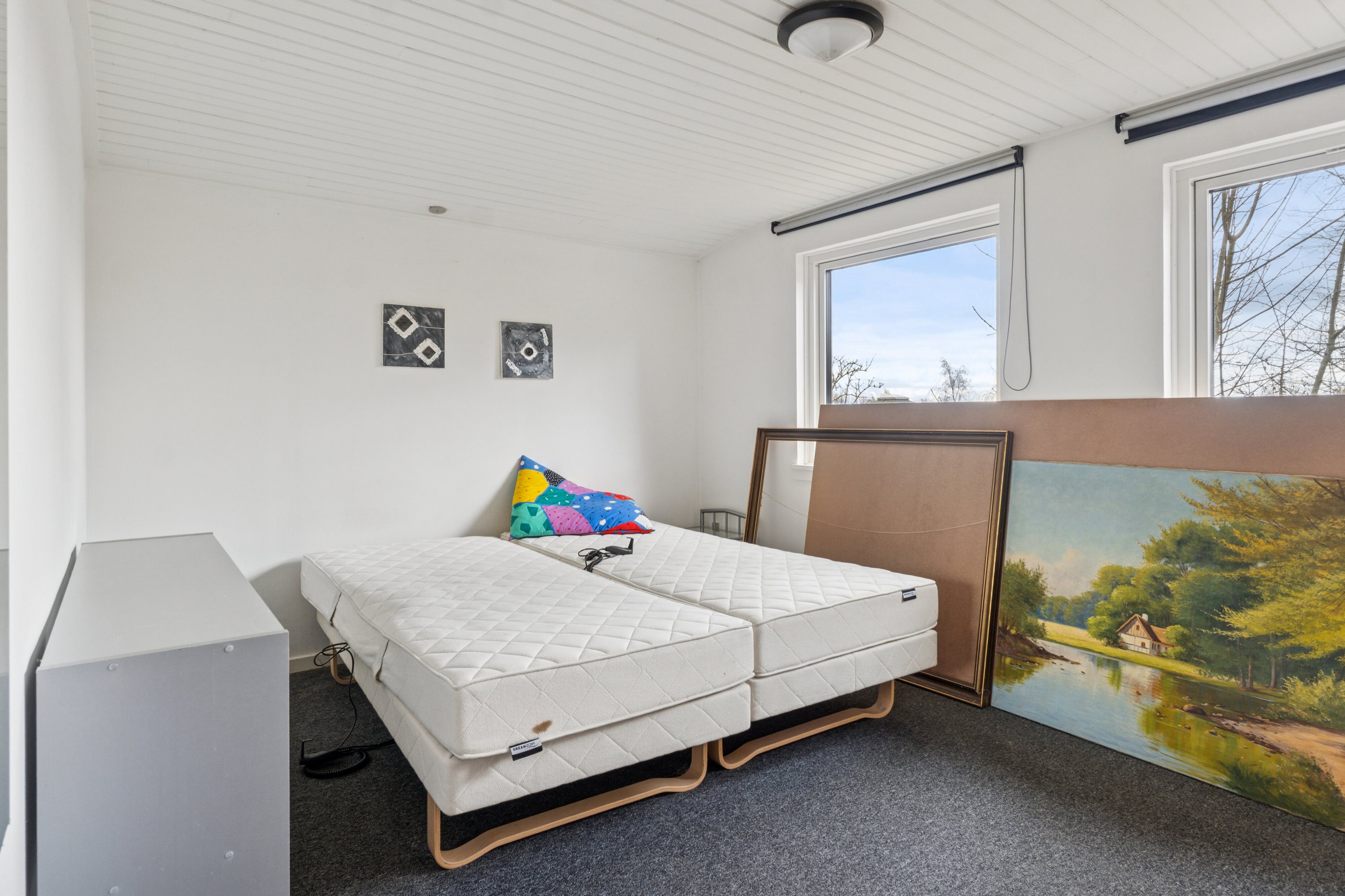 Fremhævet soveværelse billede i fuldskærmstilstand. Billede af Kamillevej 18, 4750 Lundby