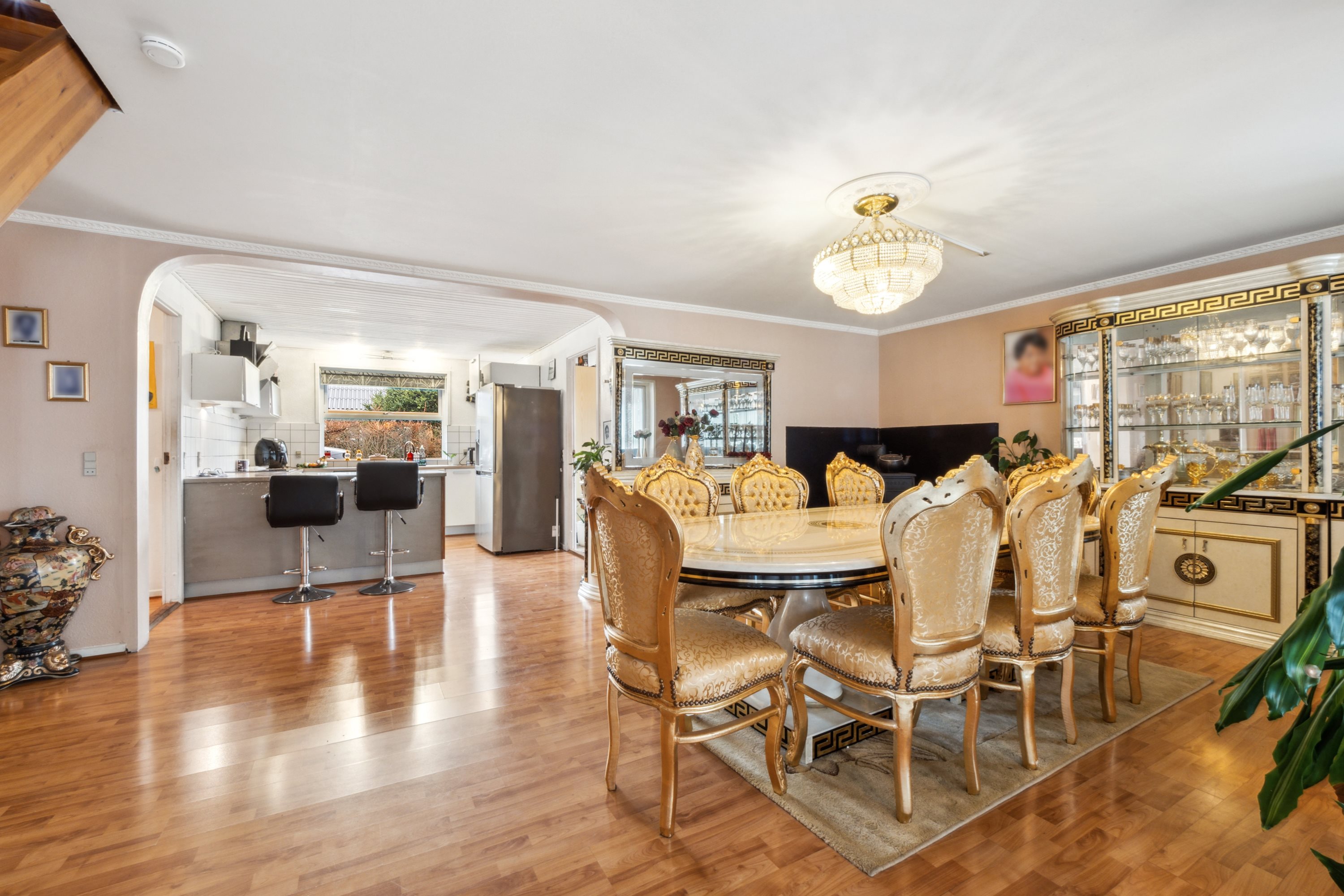 Fremhævet stue billede i fuldskærmstilstand. Billede af Svalevej 20, Mønsted, 8800 Viborg