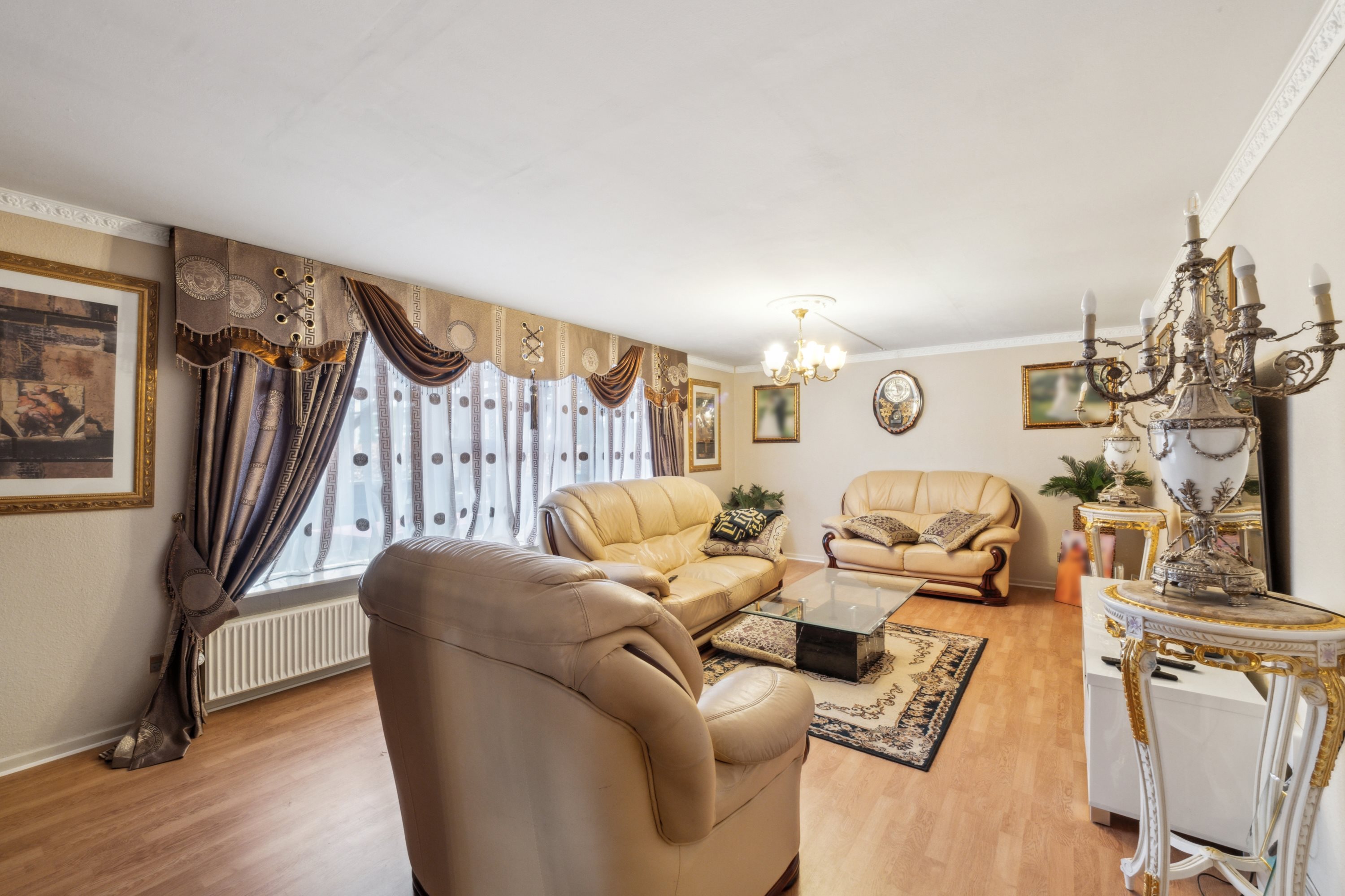 Fremhævet stue billede i fuldskærmstilstand. Billede af Svalevej 20, Mønsted, 8800 Viborg