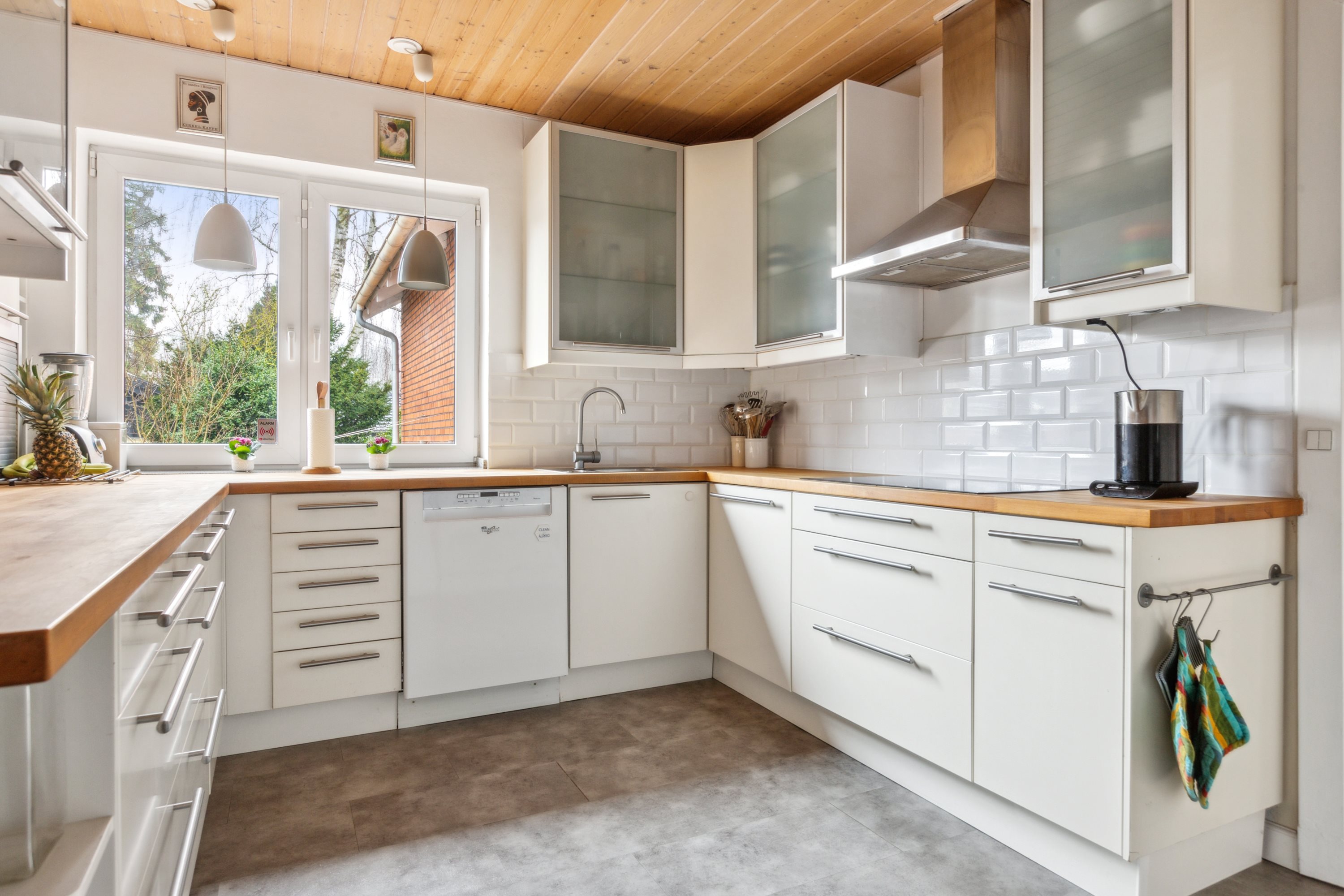 Fremhævet køkken billede i fuldskærmstilstand. Billede af Sophus Falcks Alle 13, 2791 Dragør