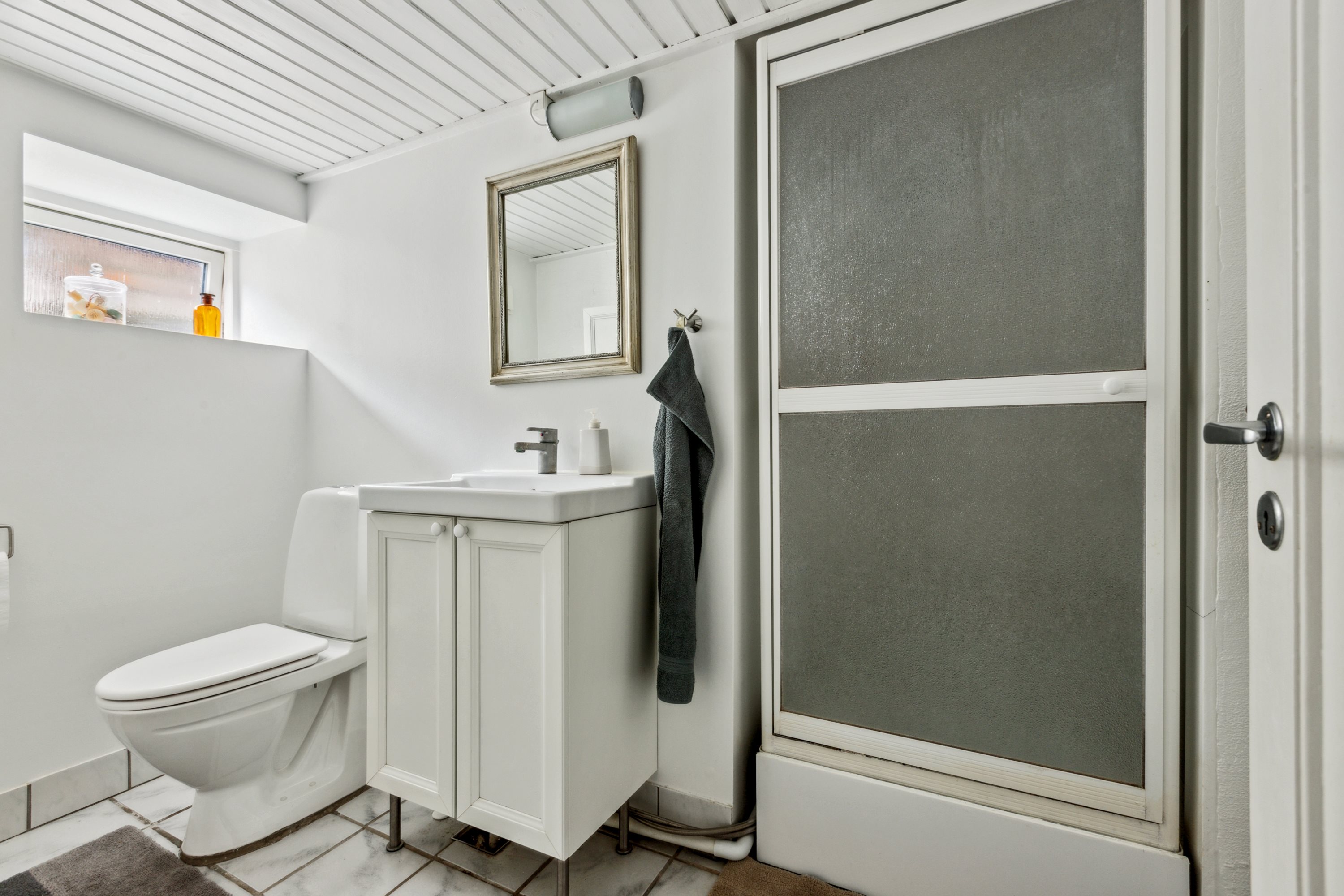 Fremhævet badeværelse billede i fuldskærmstilstand. Billede af Sophus Falcks Alle 13, 2791 Dragør